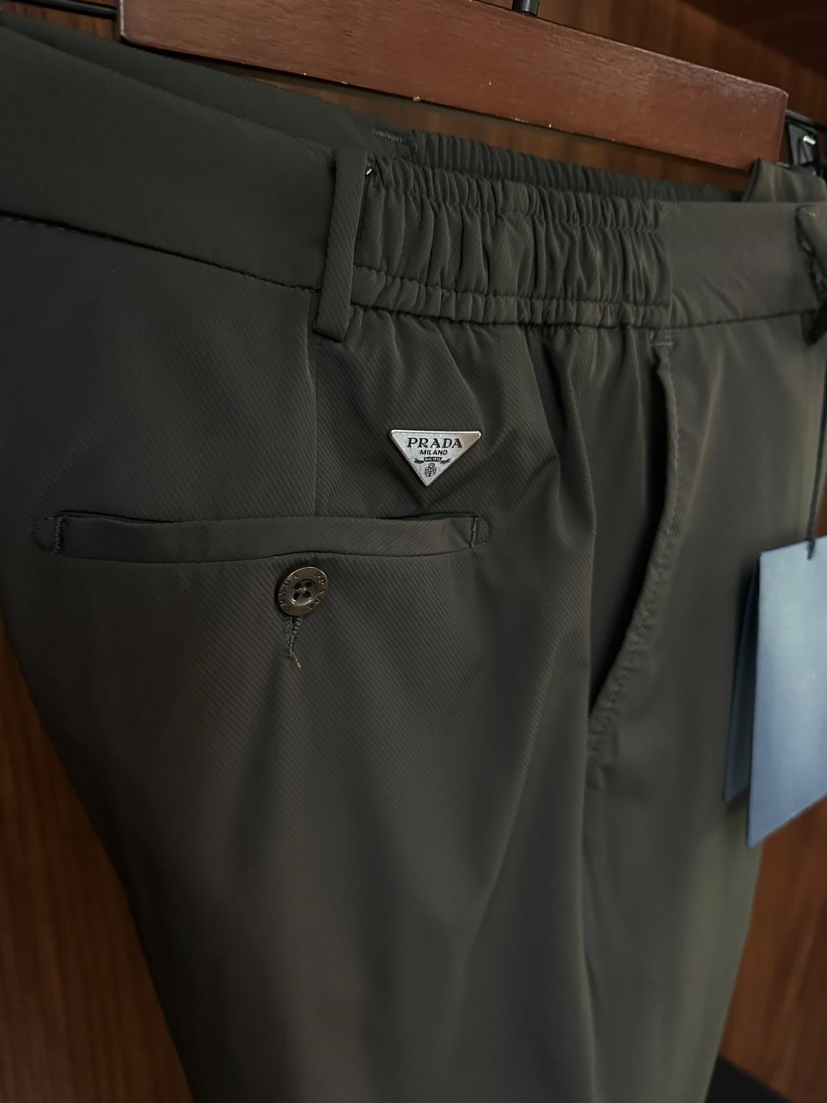 Metal Logolu Jogger Pantolon