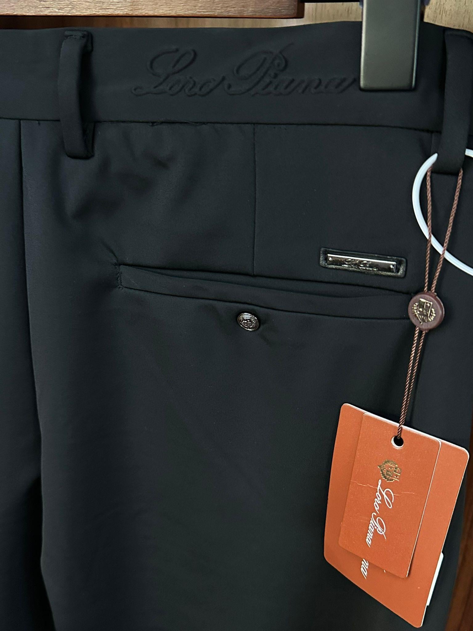 Metal Logolu Şerit Detaylı Jogger