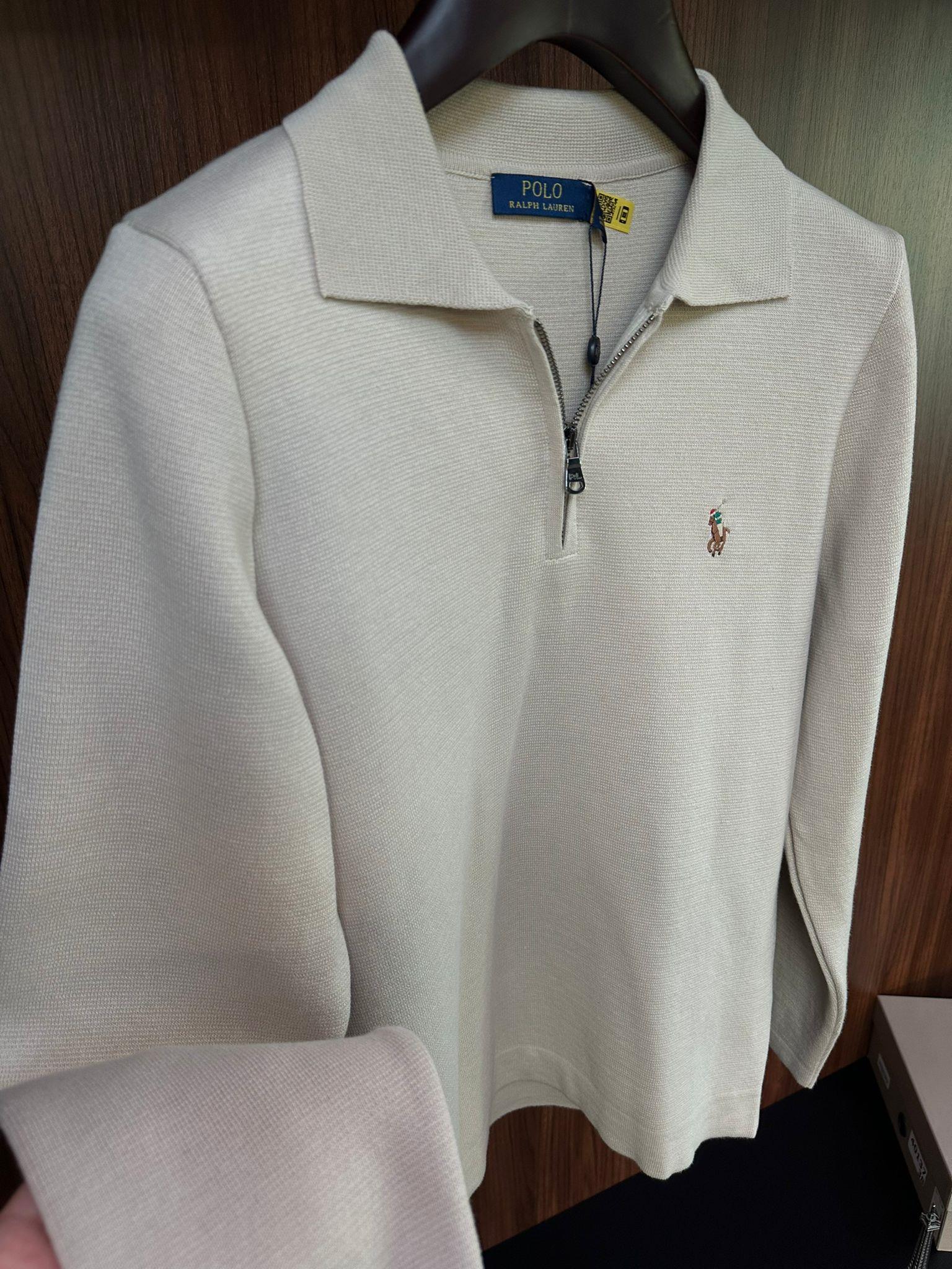 Çelik Örme Triko Nakış Logolu Yakalı Kazak