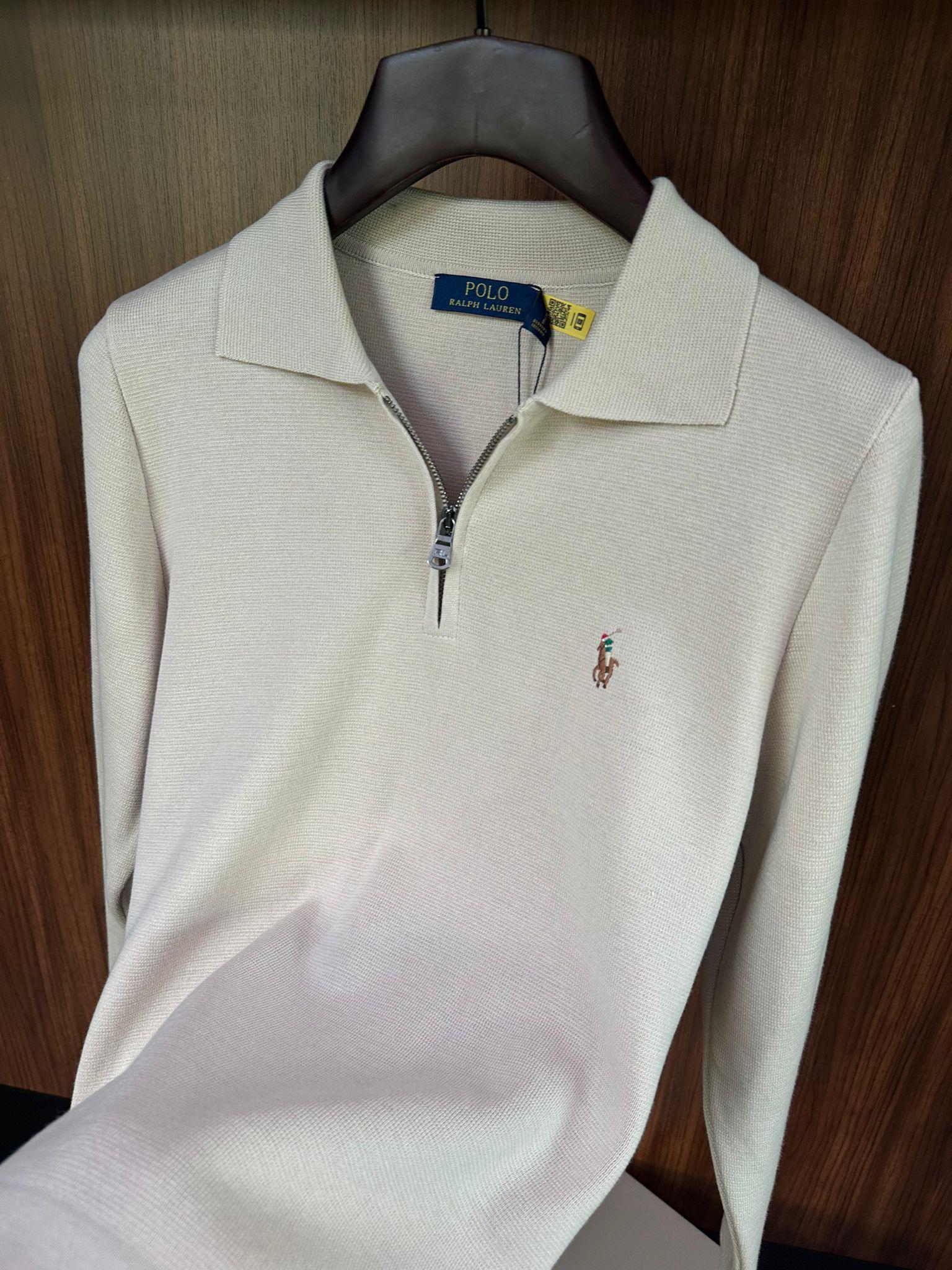 Çelik Örme Triko Nakış Logolu Yakalı Kazak