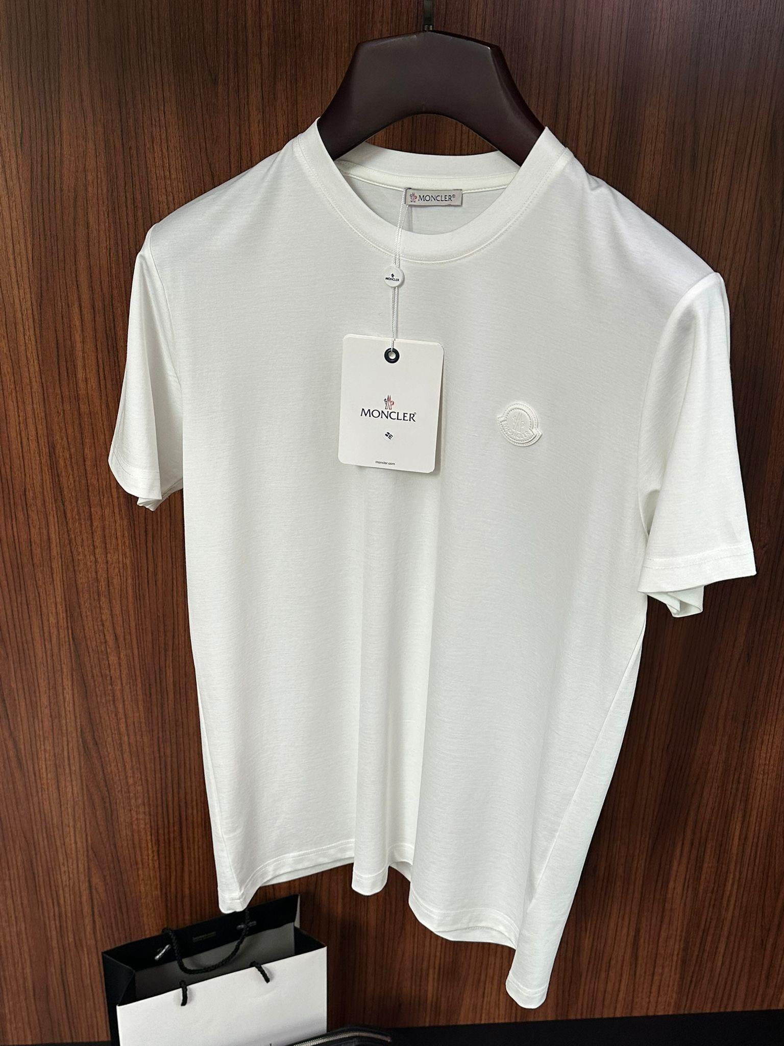 Göğüs Deri Logo Detaylı Modal Kumaş T-Shirt