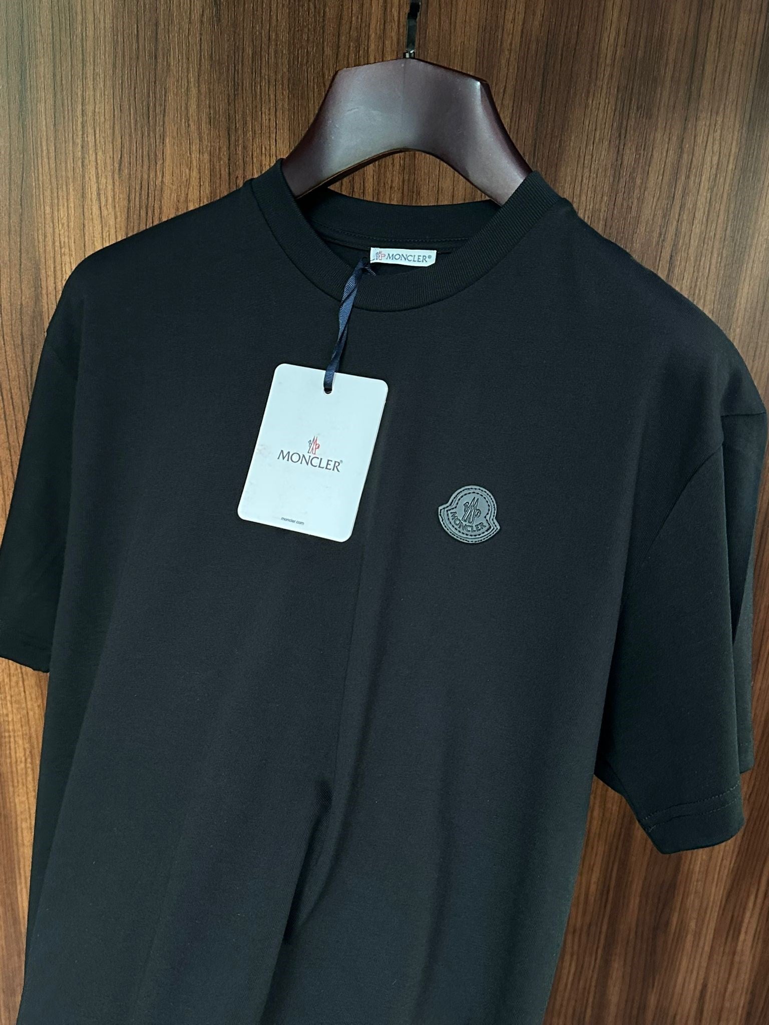 Göğüs Deri Logo Detaylı Modal Kumaş T-Shirt