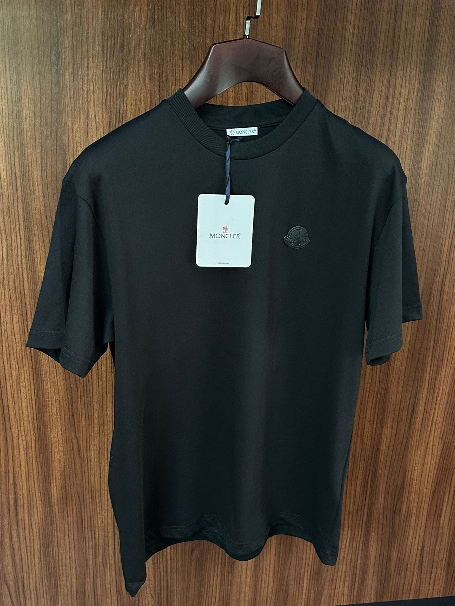 Göğüs Deri Logo Detaylı Modal Kumaş T-Shirt