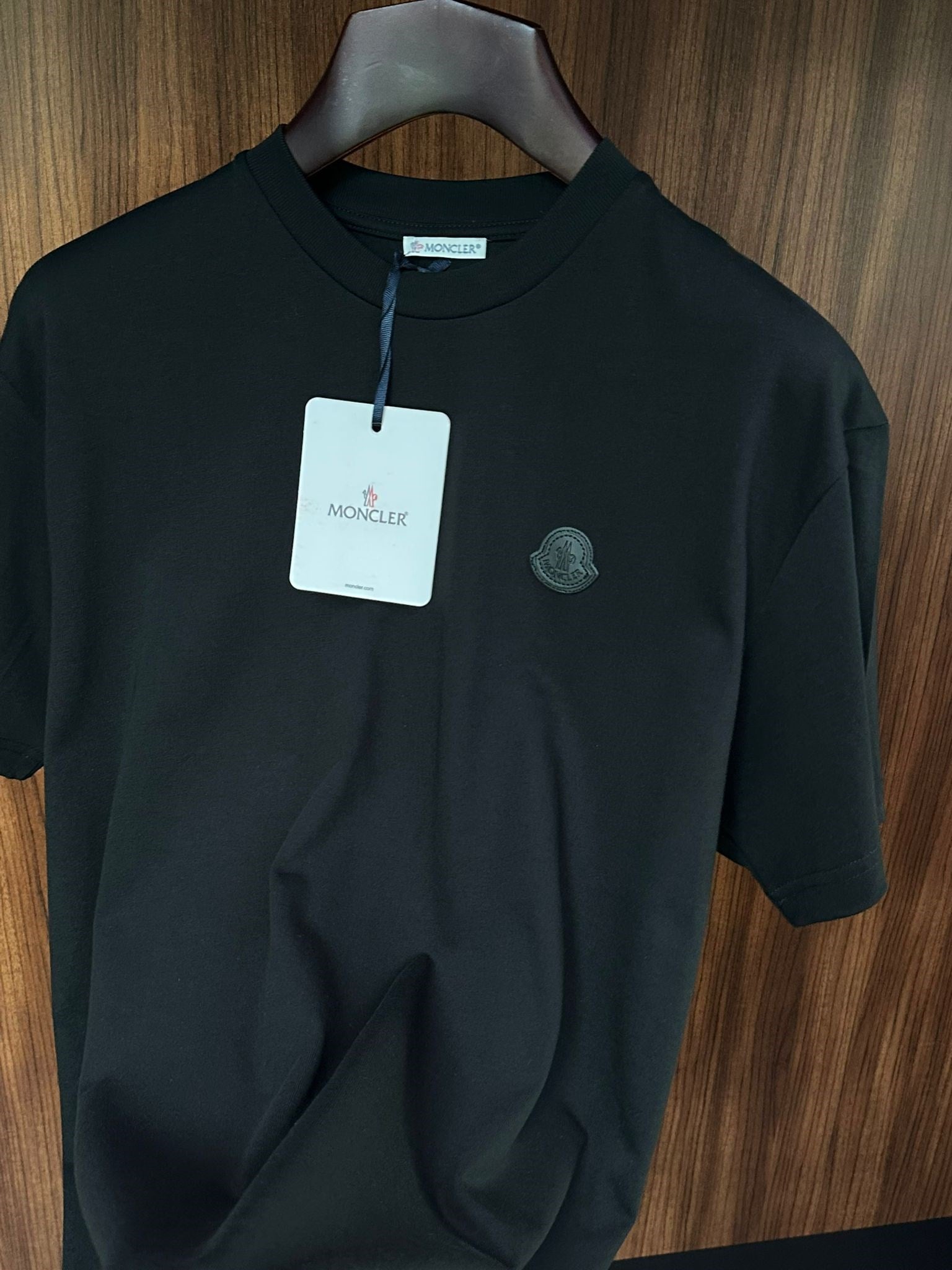 Göğüs Deri Logo Detaylı Modal Kumaş T-Shirt