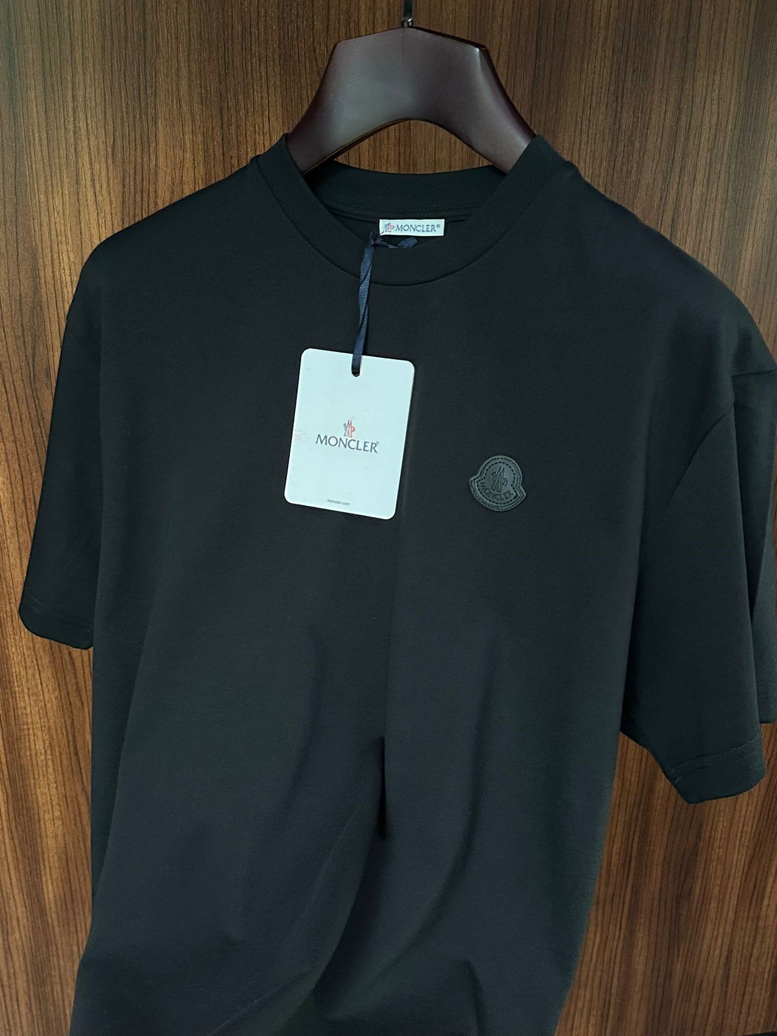 Göğüs Deri Logo Detaylı Modal Kumaş T-Shirt