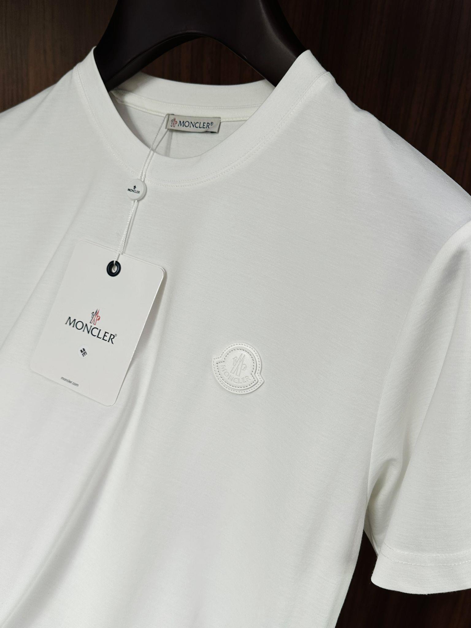Göğüs Deri Logo Detaylı Modal Kumaş T-Shirt