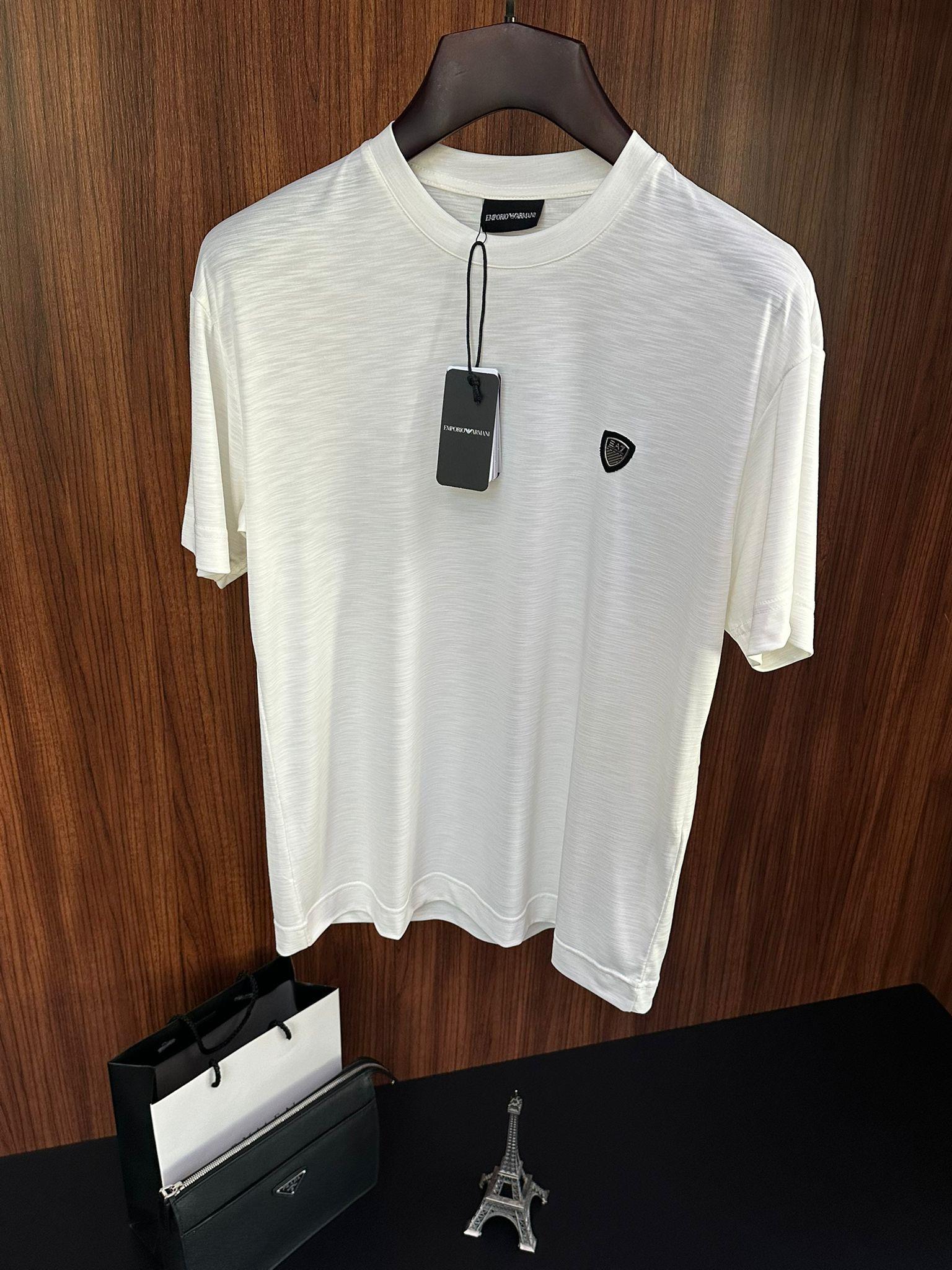 Göğüs Logolu Modal Kumaş T-Shirt