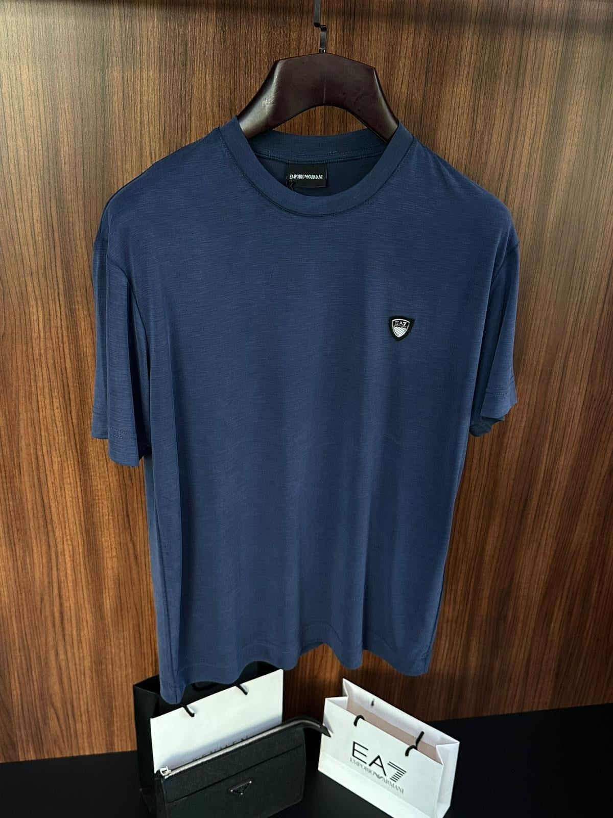 Göğüs Logolu Modal Kumaş T-Shirt