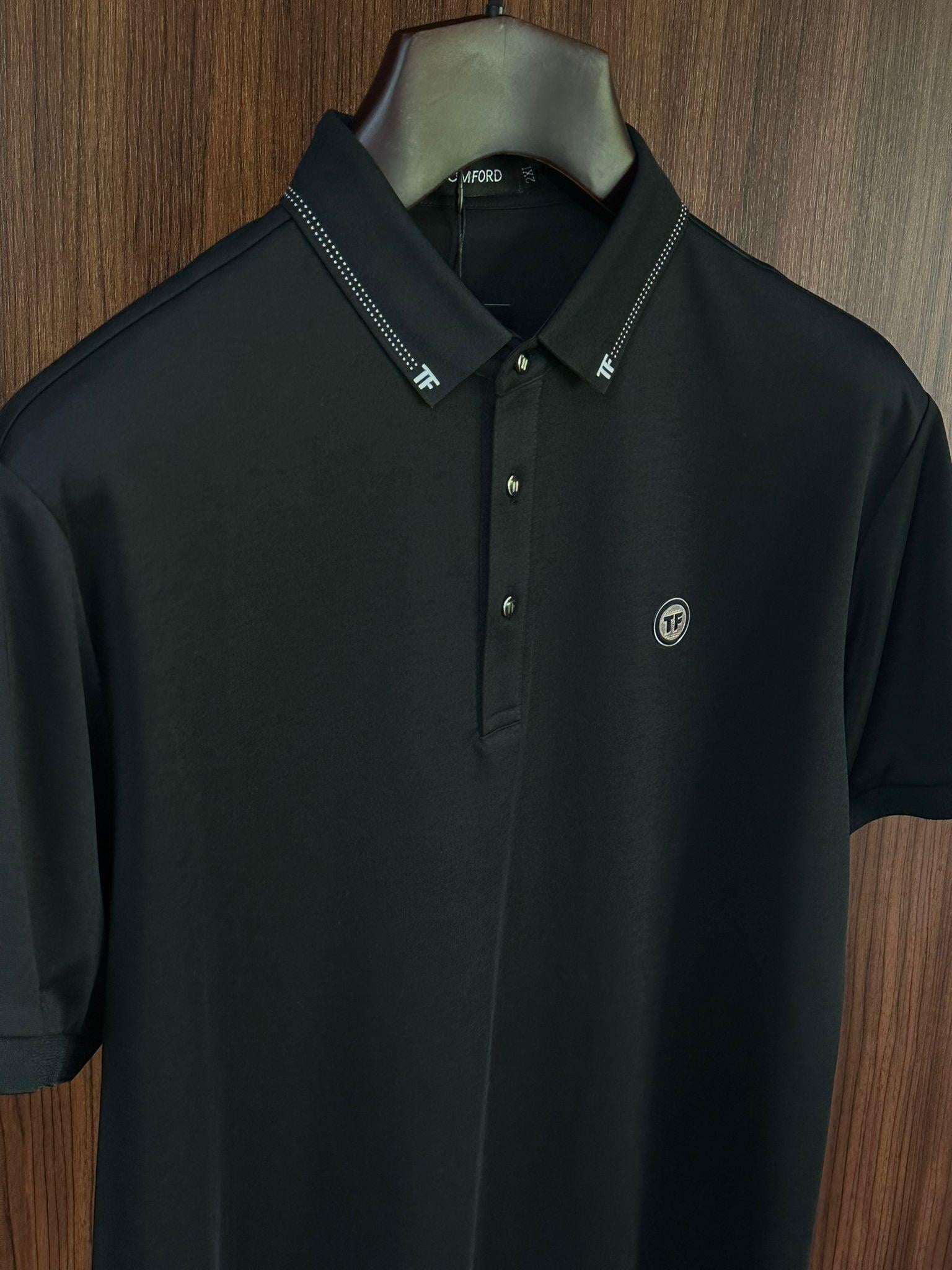 Göğüs Logolu Yaka Detaylı Modal Yakalı T-Shirt