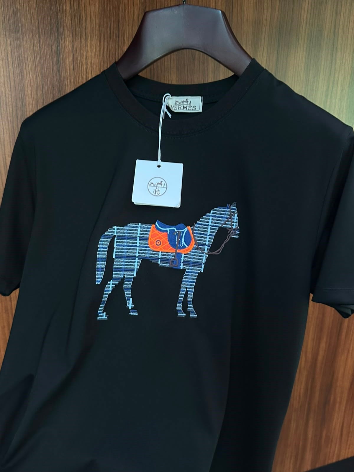 Göğüs Marka Nakış Logolu T-Shirt