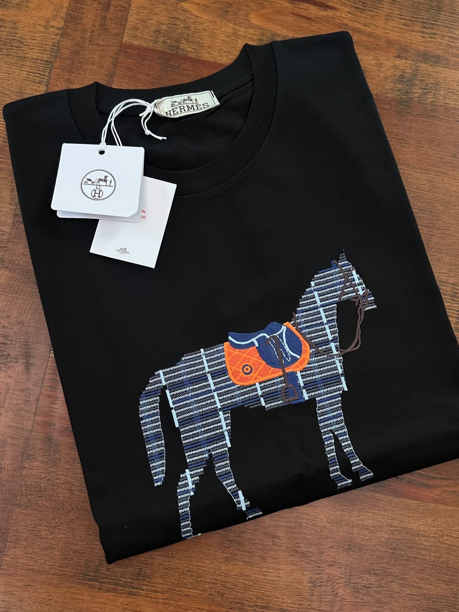 Göğüs Marka Nakış Logolu T-Shirt