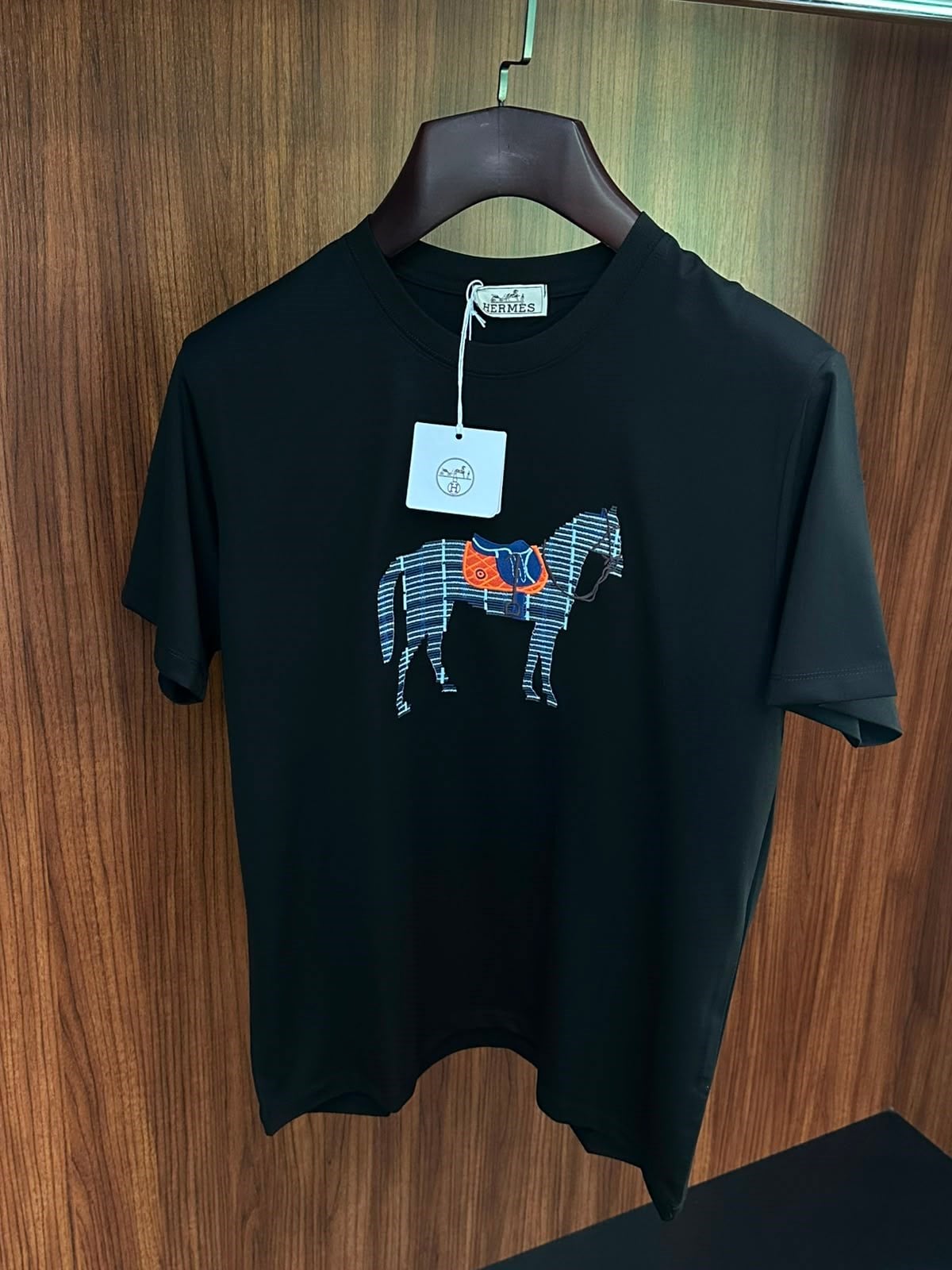 Göğüs Marka Nakış Logolu T-Shirt