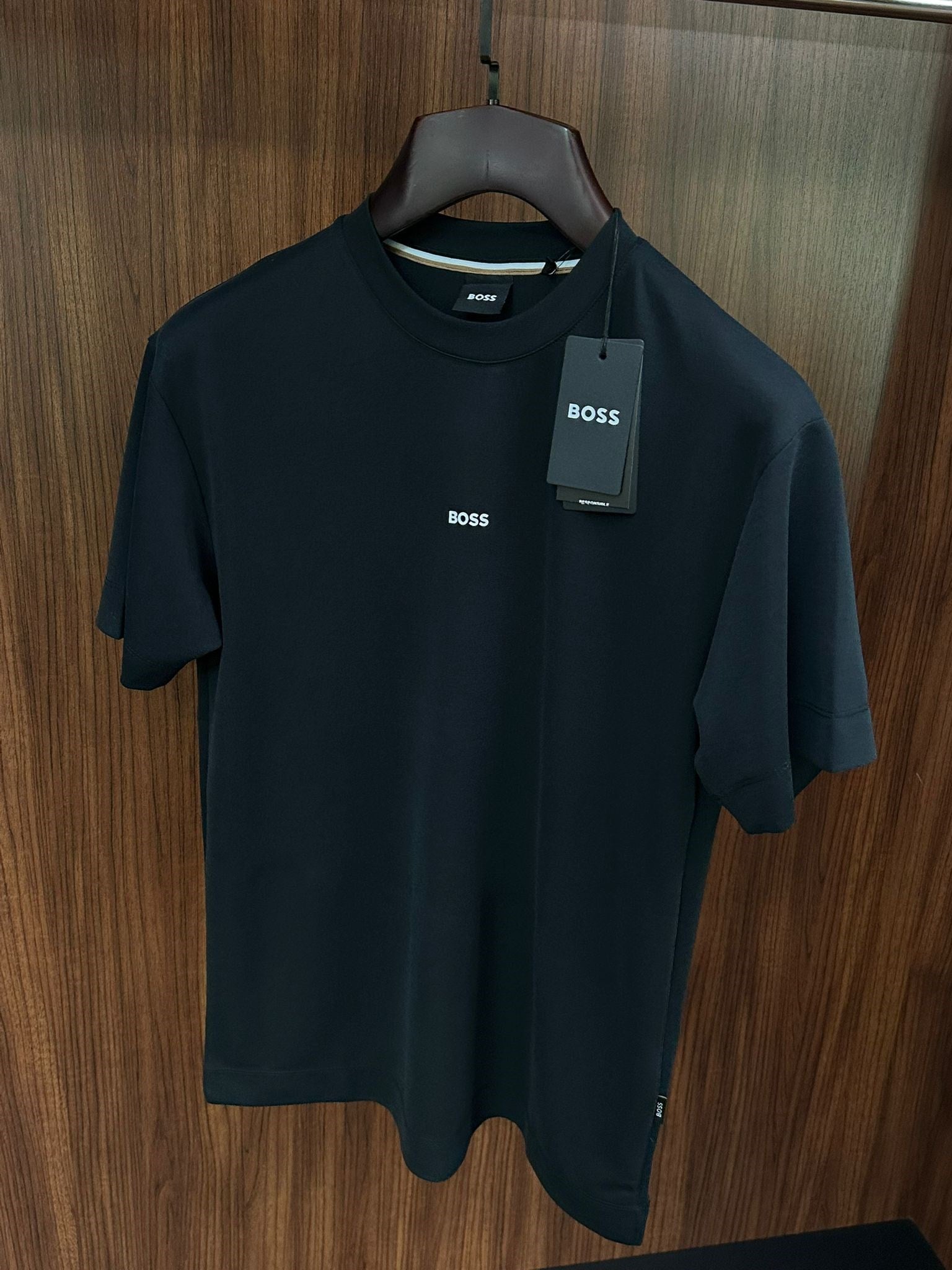 Göğüs Marka Yazılı Modal Kumaş T-Shirt