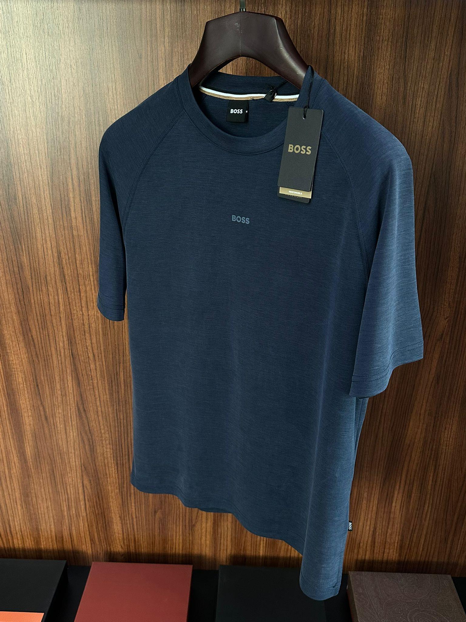 Göğüs Marka Yazılı Modal Kumaş T-Shirt