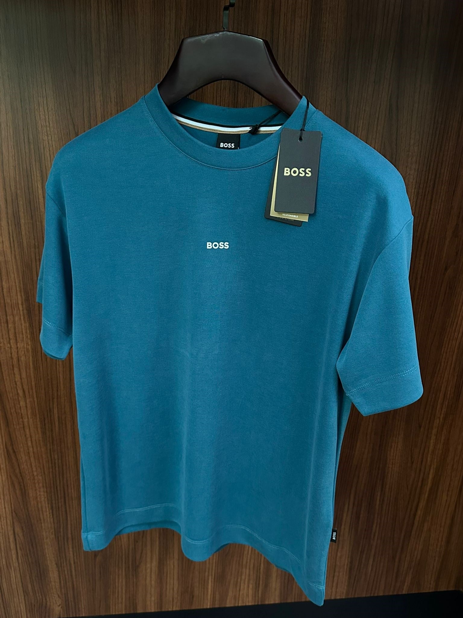 Göğüs Marka Yazılı Modal Kumaş T-Shirt