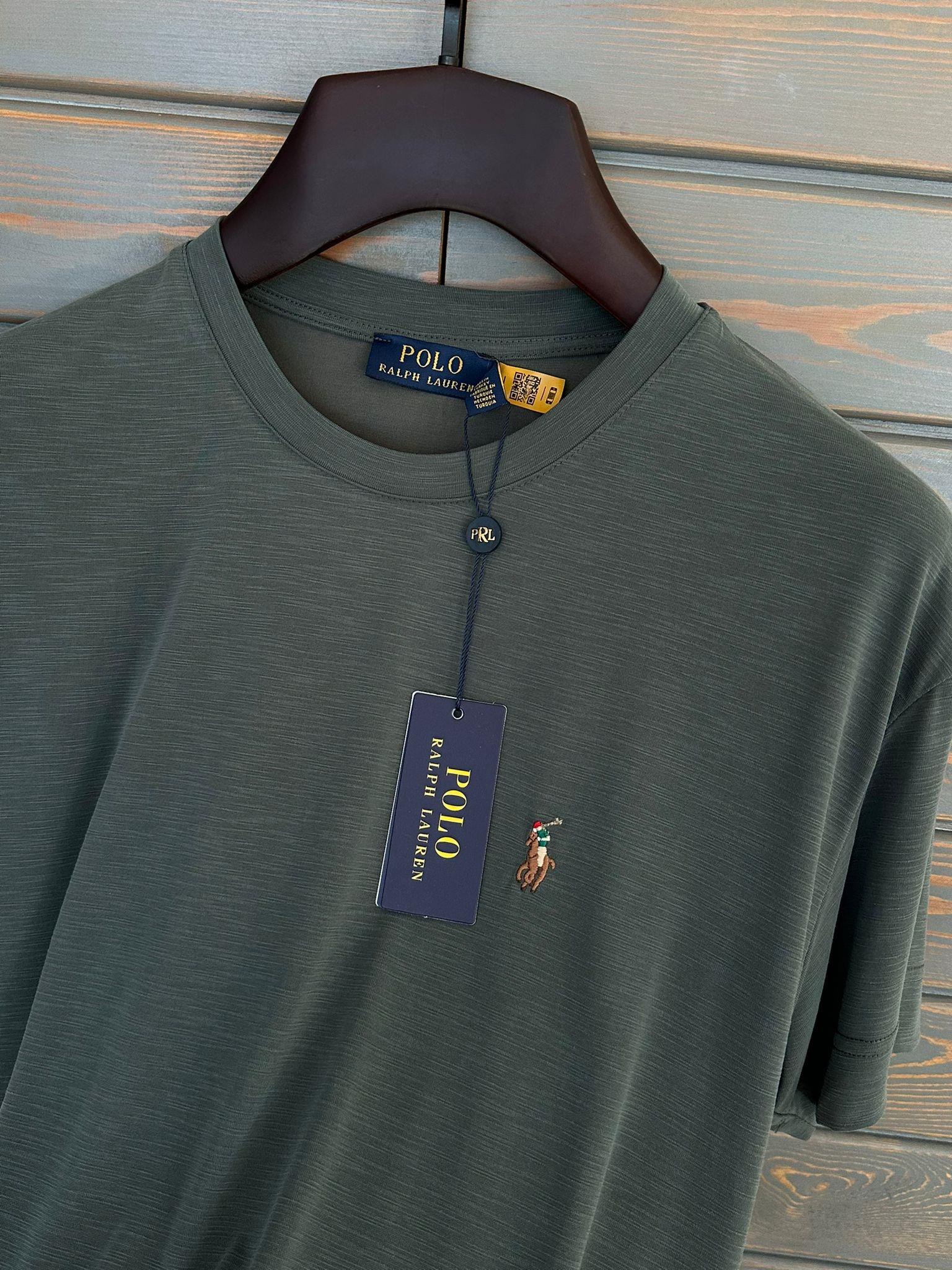 Göğüs Nakış Logolu Flamlı Kumaş T-Shirt