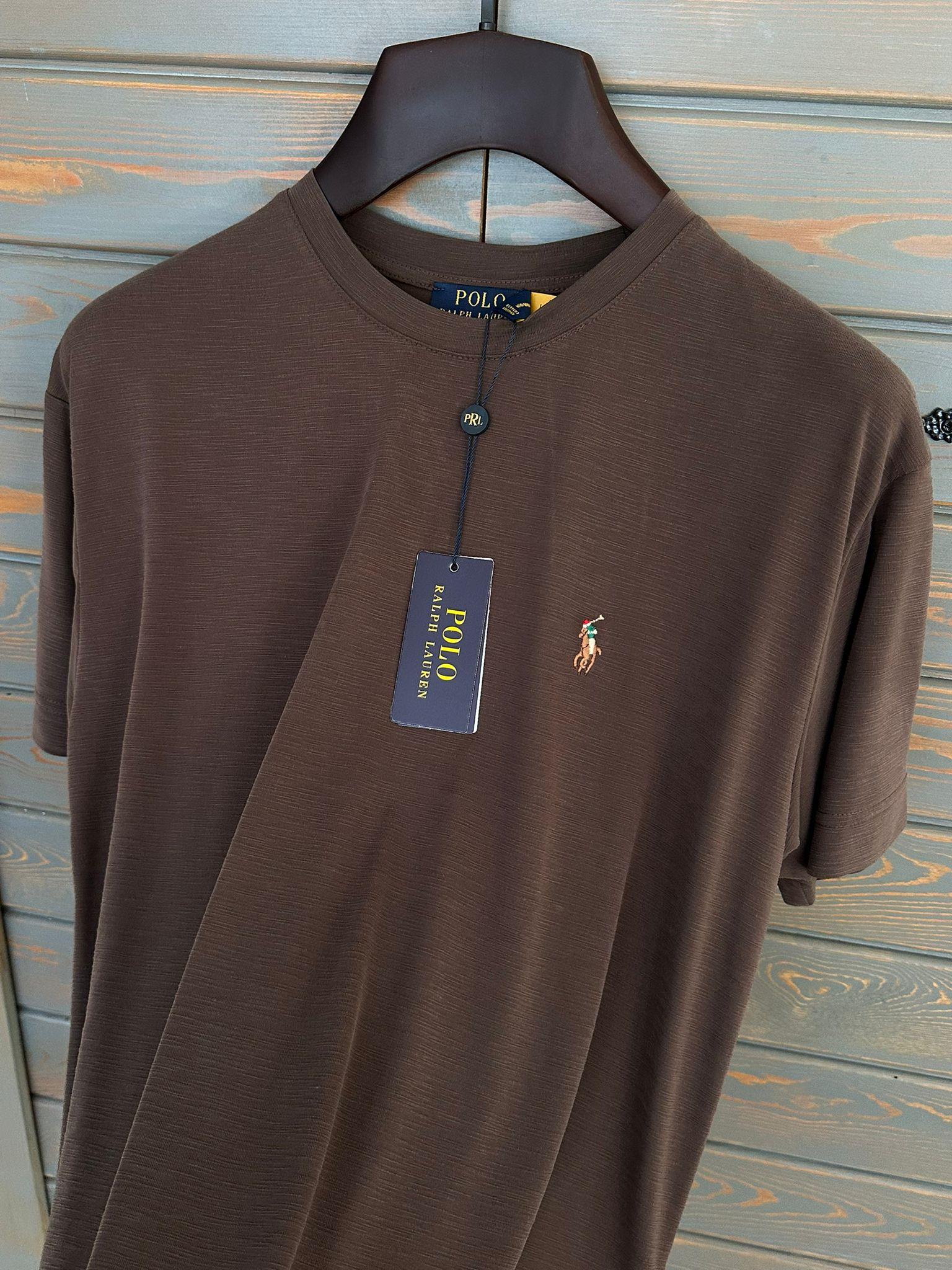 Göğüs Nakış Logolu Flamlı Kumaş T-Shirt