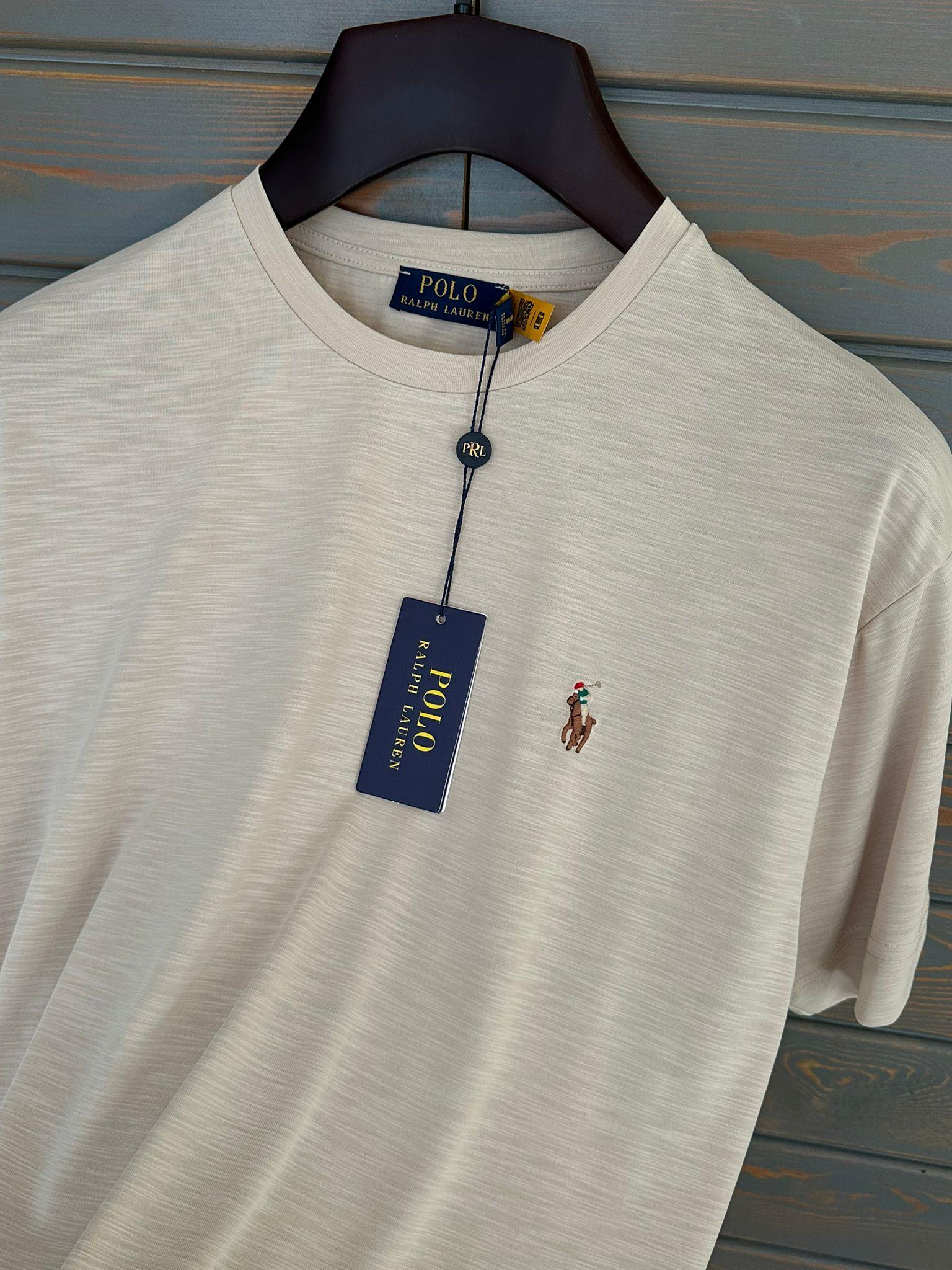 Göğüs Nakış Logolu Flamlı Kumaş T-Shirt