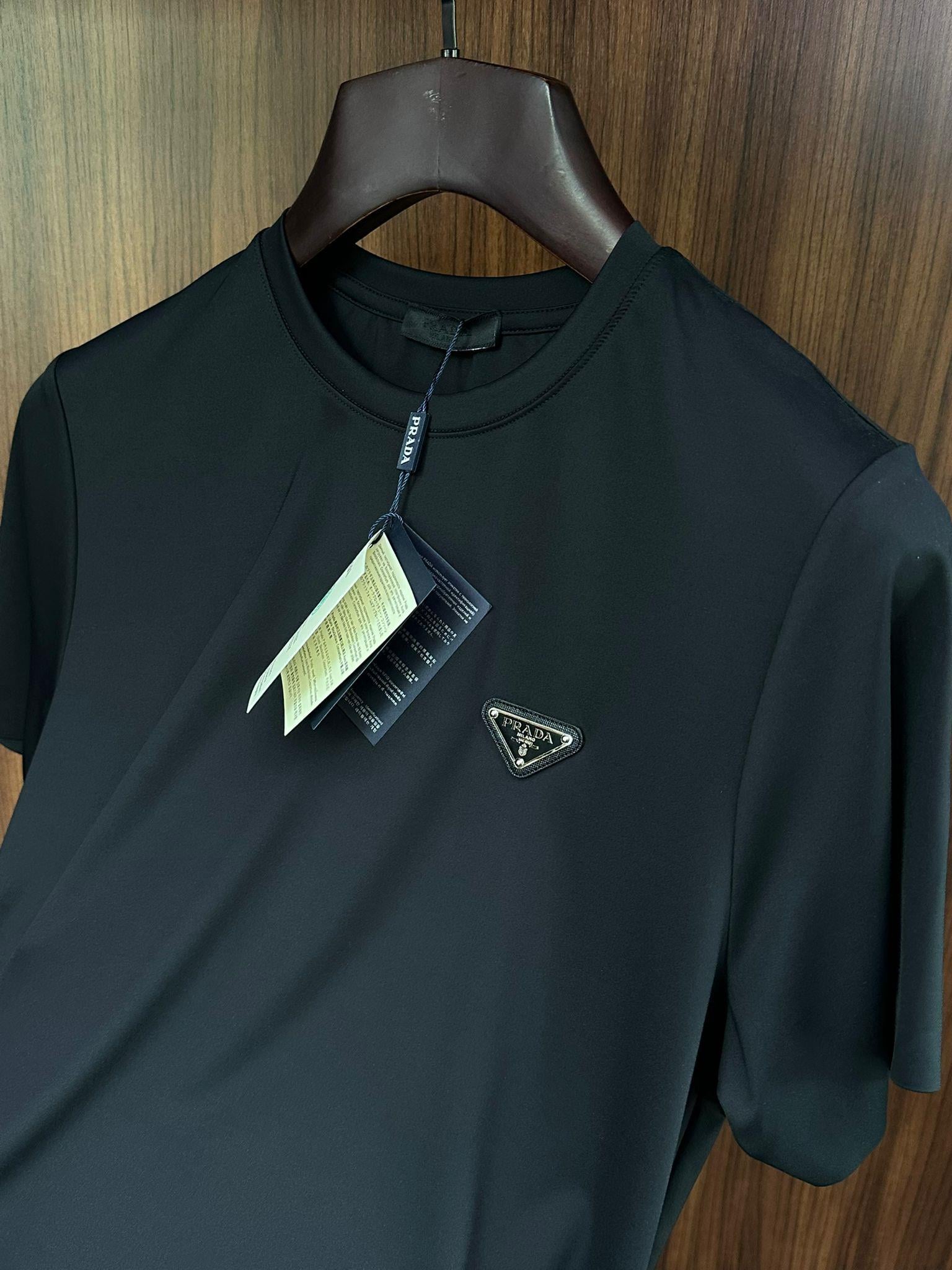 Metal Logolu Modal Kumaş T-Shirt