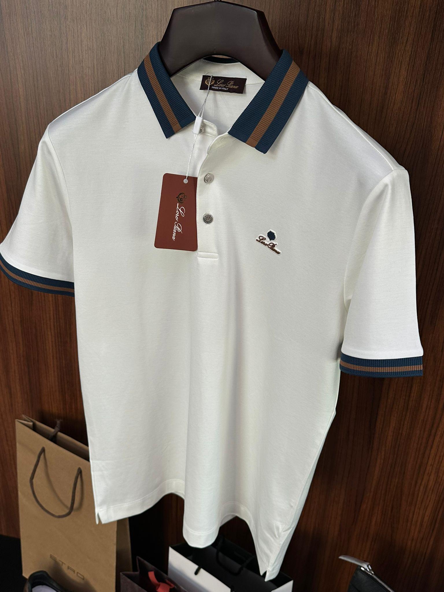 Plastik Logolu Yaka Ve Kol Detaylı Yakalı T-Shirt