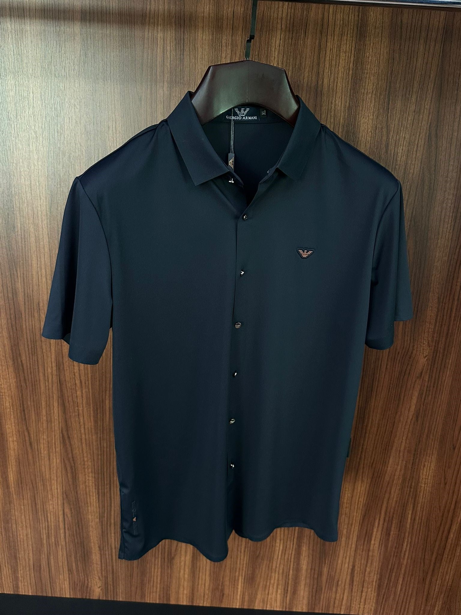 Silikon Kabartma Logolu Modal Kumaş Yakalı T-Shirt