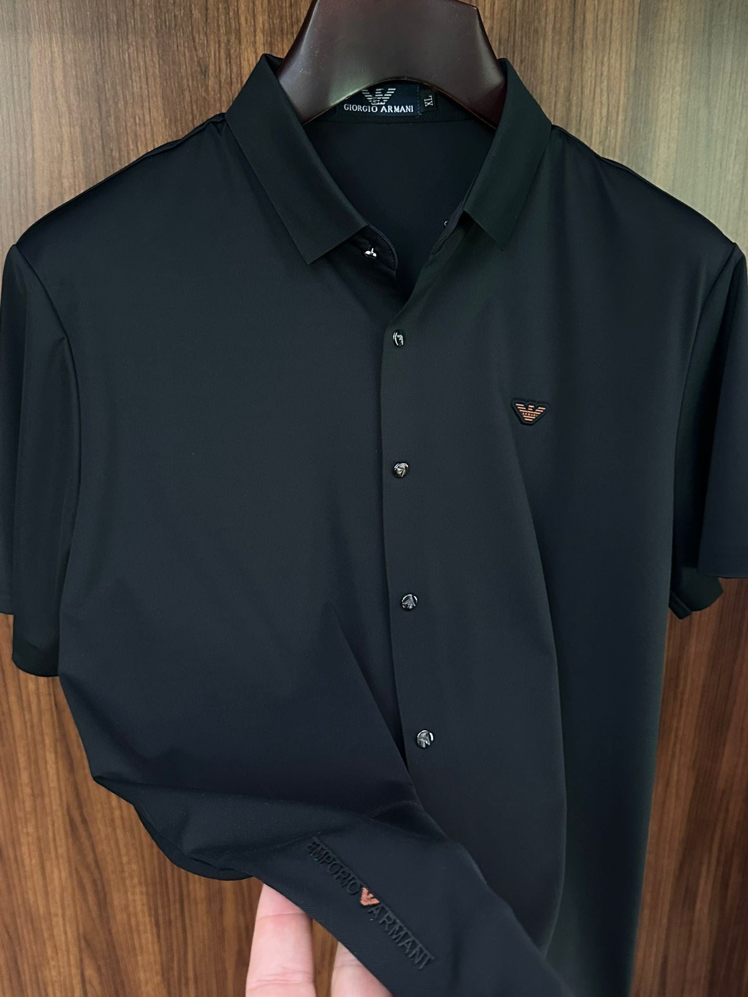 Silikon Kabartma Logolu Modal Kumaş Yakalı T-Shirt