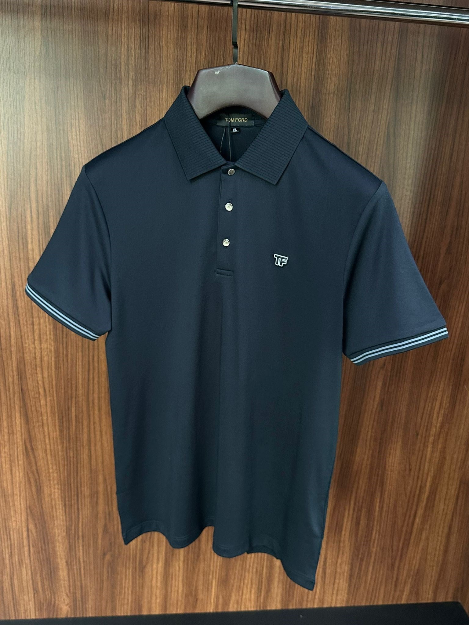 Silikon Logolu Modal Kumaş Yakalı T-Shirt