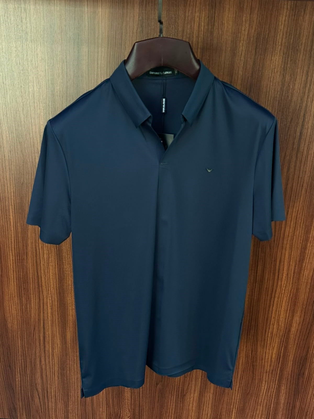 Slikon Loglu Açık V Yaka Modal Yakalı T-Shirt