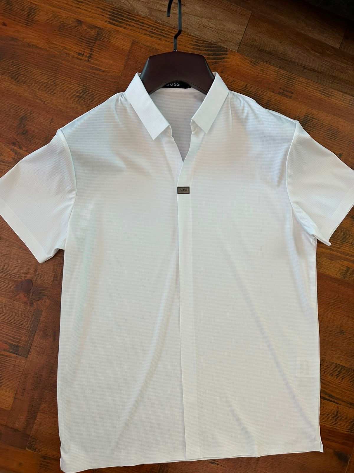 Slikon Loglu Açık V Yaka Modal Yakalı T-Shirt