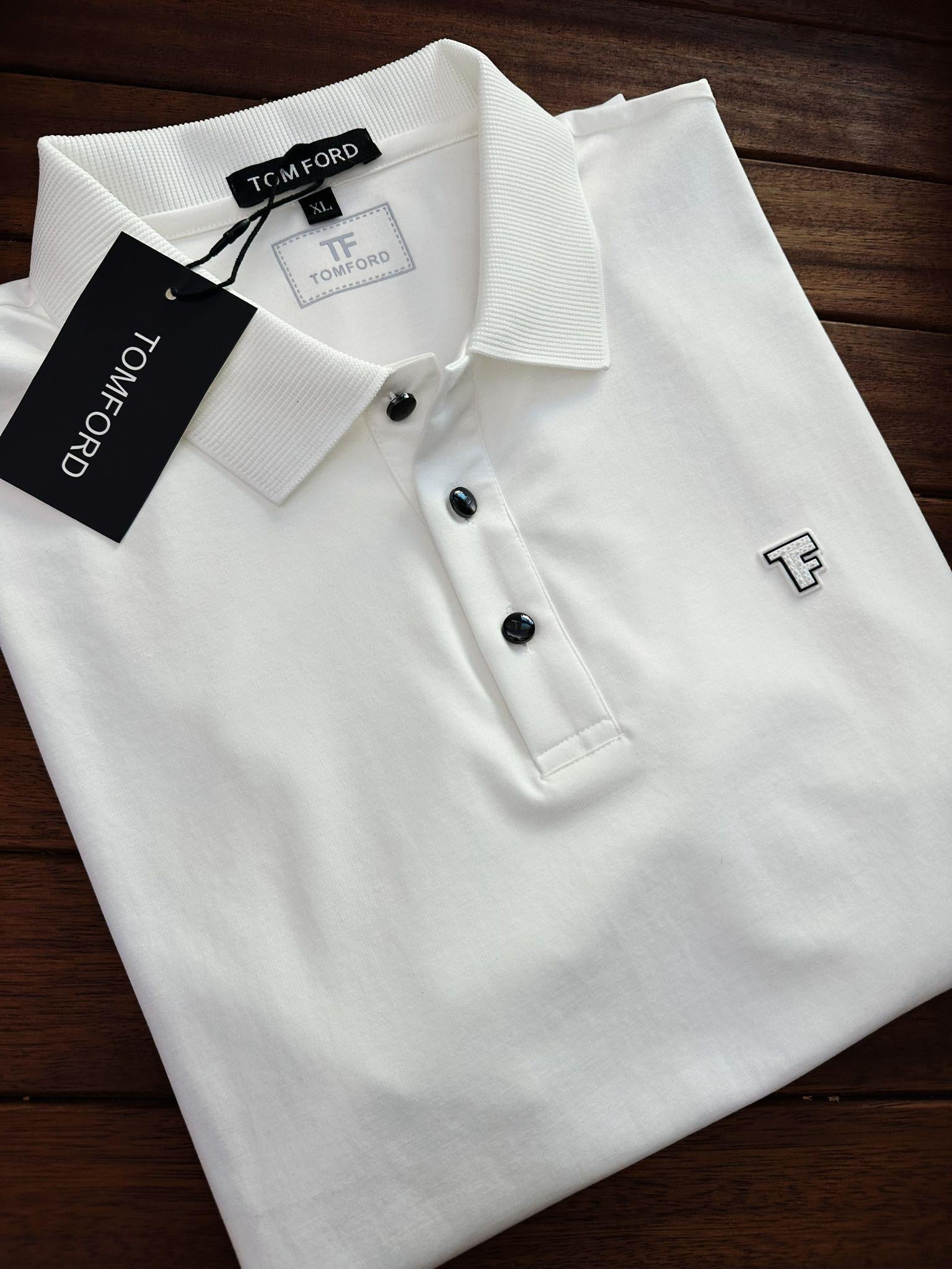 Tonaton Plastik Logolu Modal Kumaş Yakalı T-Shirt