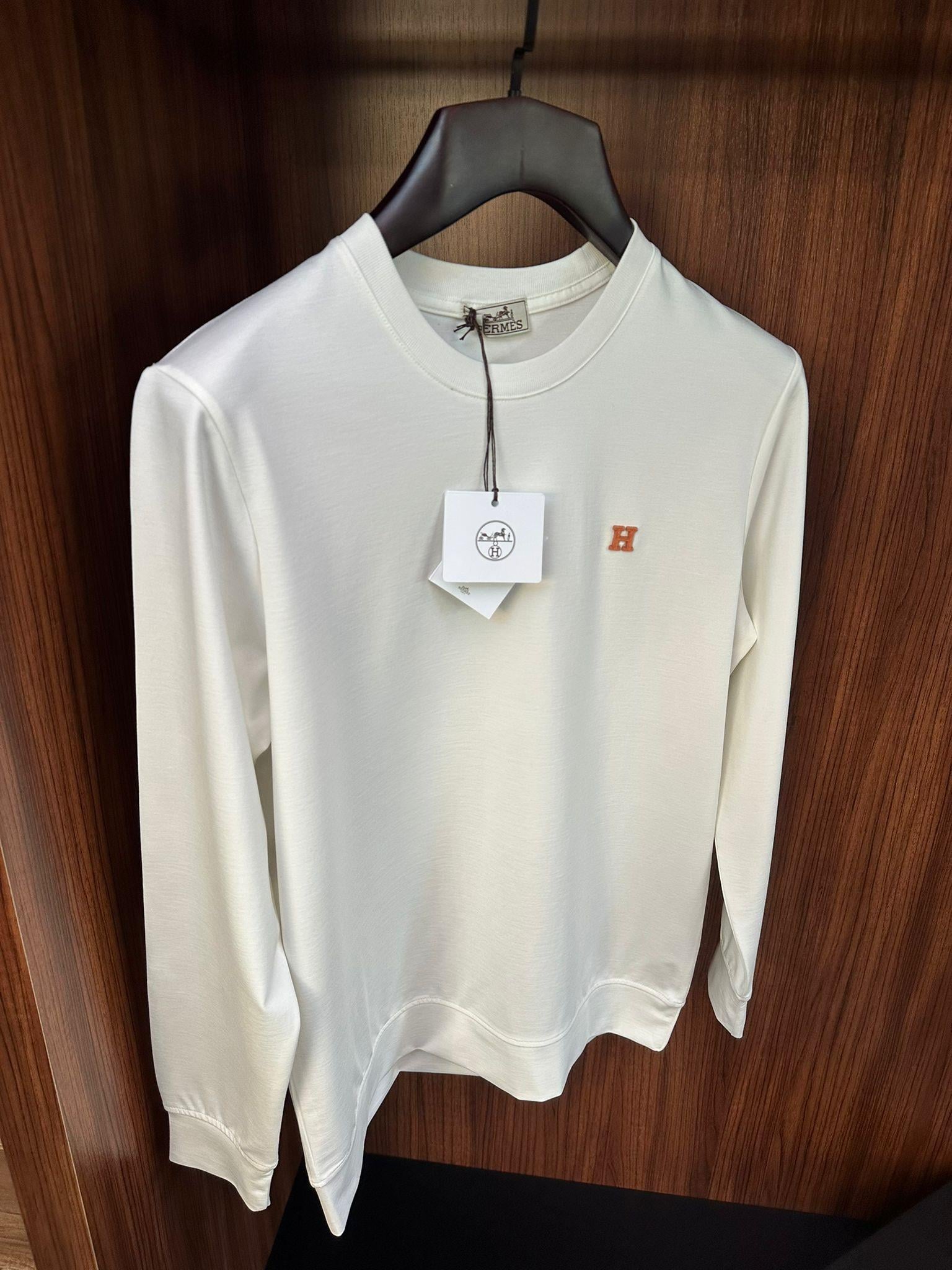 Metal Kabartma Logolu Basic Sweatshirt