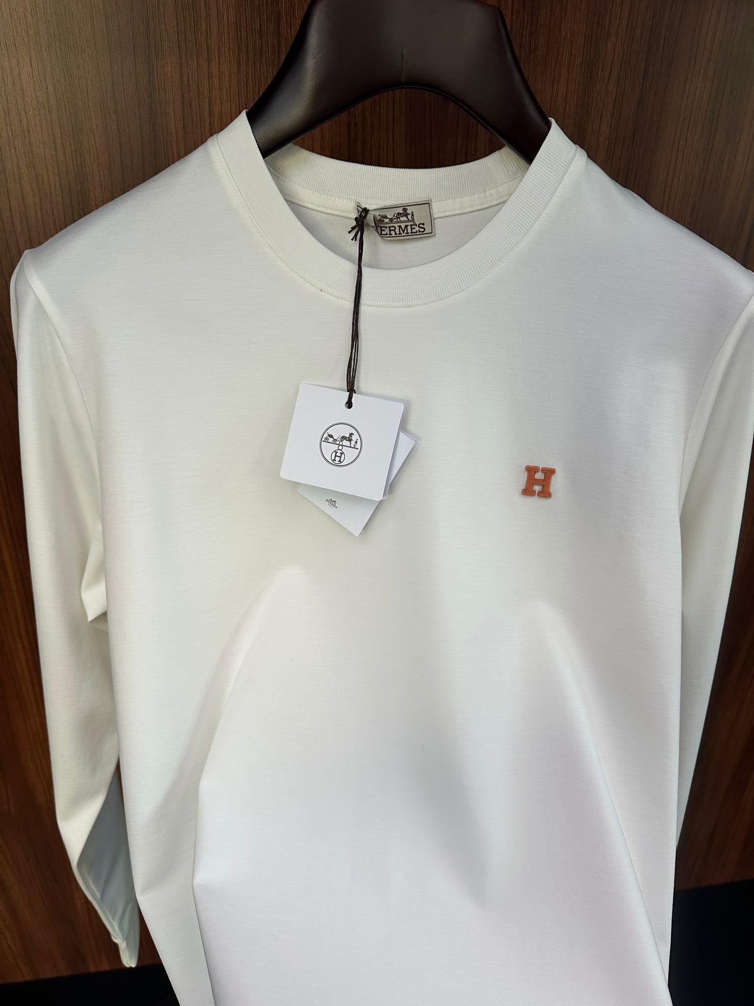 Metal Kabartma Logolu Basic Sweatshirt