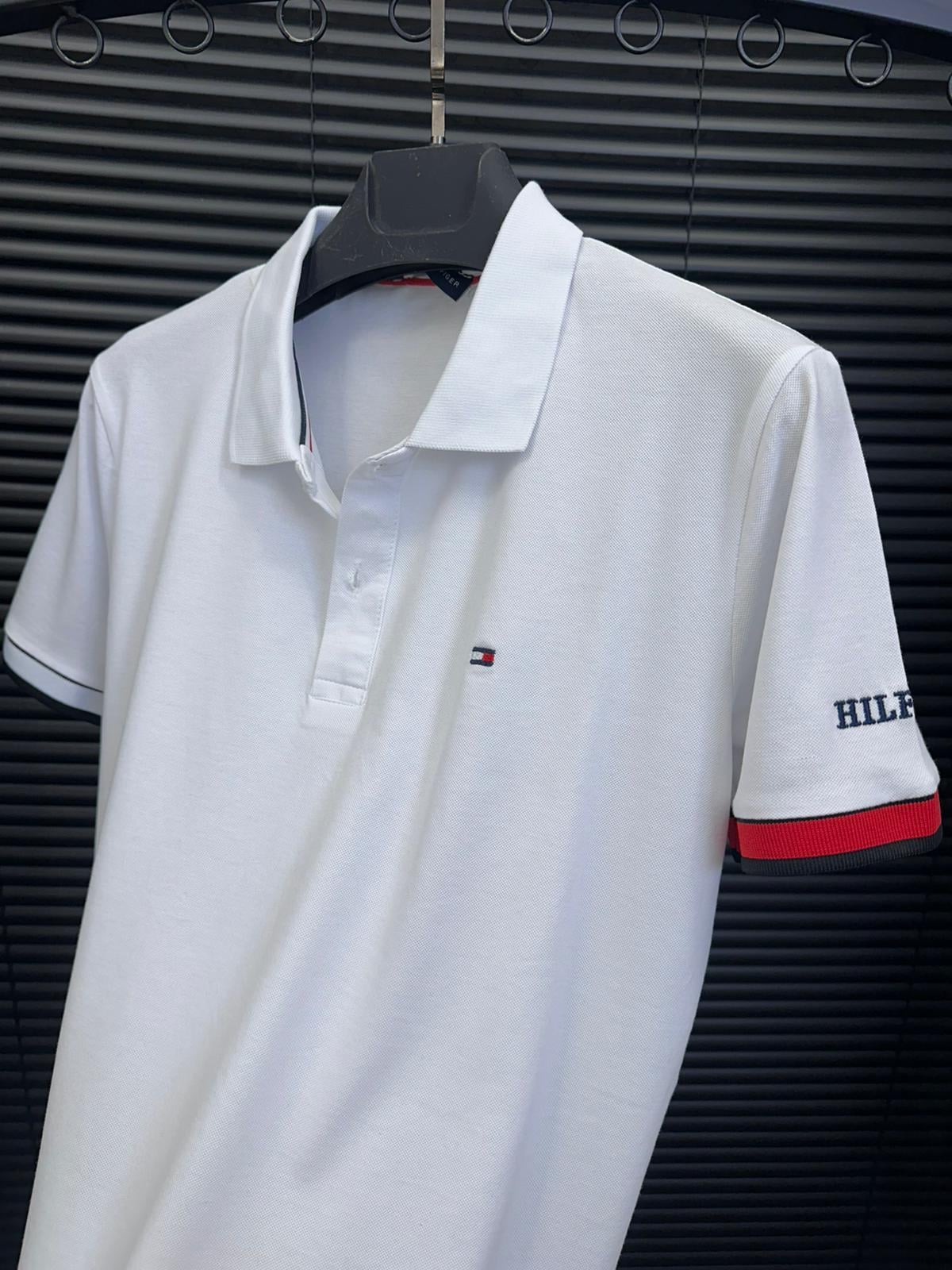 Nakış Armalı Yakalı T-Shirt