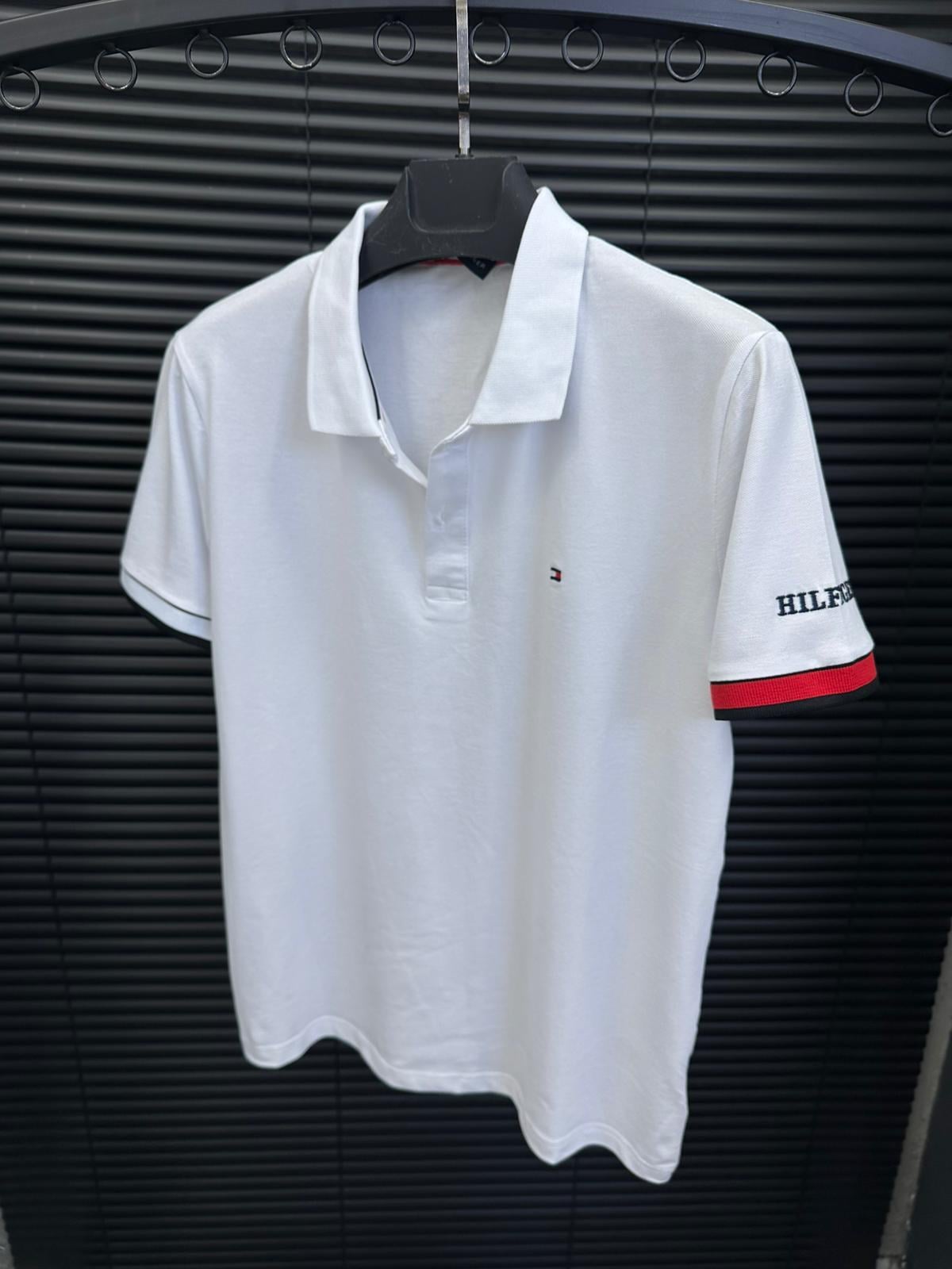 Nakış Armalı Yakalı T-Shirt