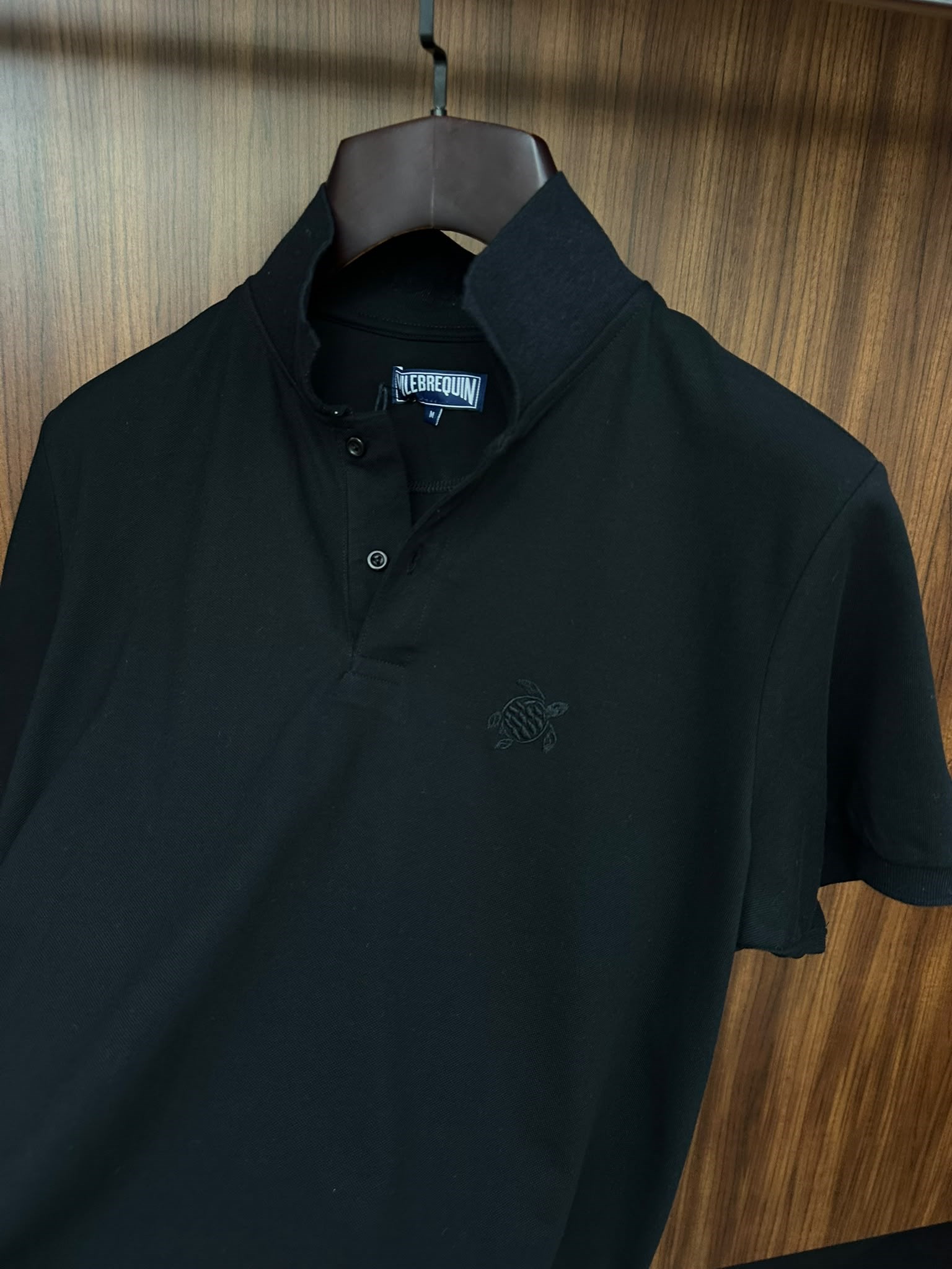 Nakış Logolu Ense Yazılı Yakalı T-Shirt
