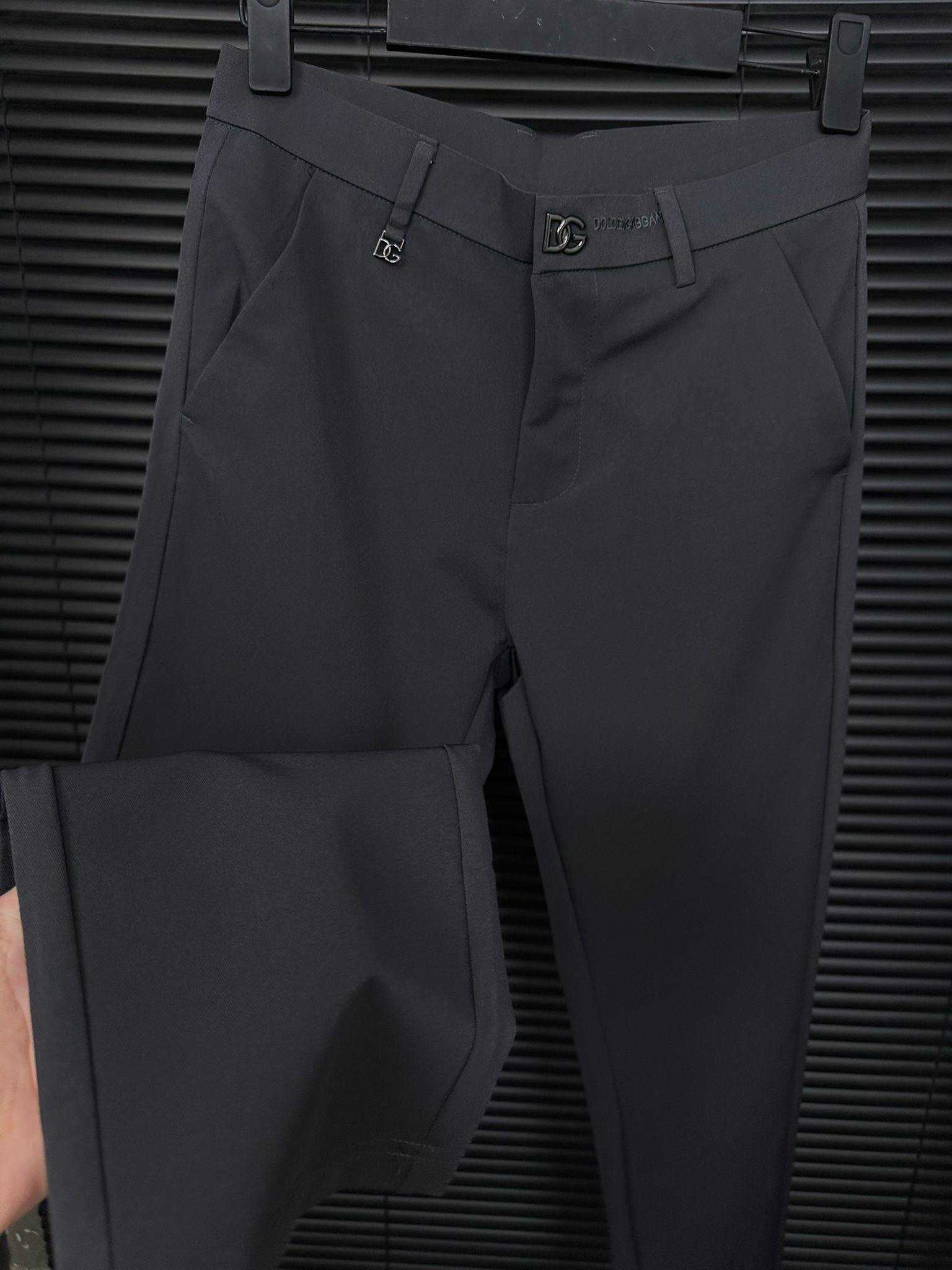 Metal Logolu Marka Yazılı Jogger