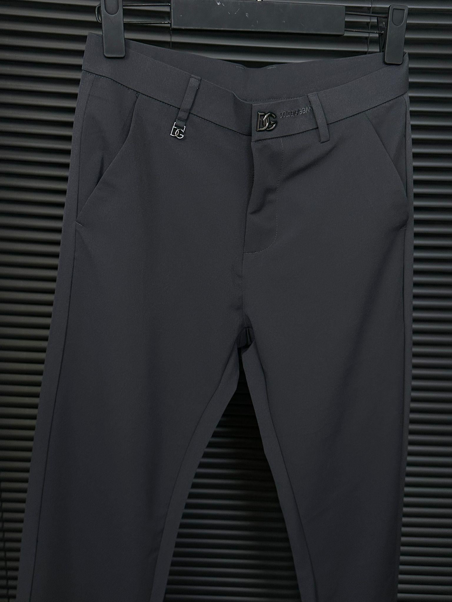 Metal Logolu Marka Yazılı Jogger