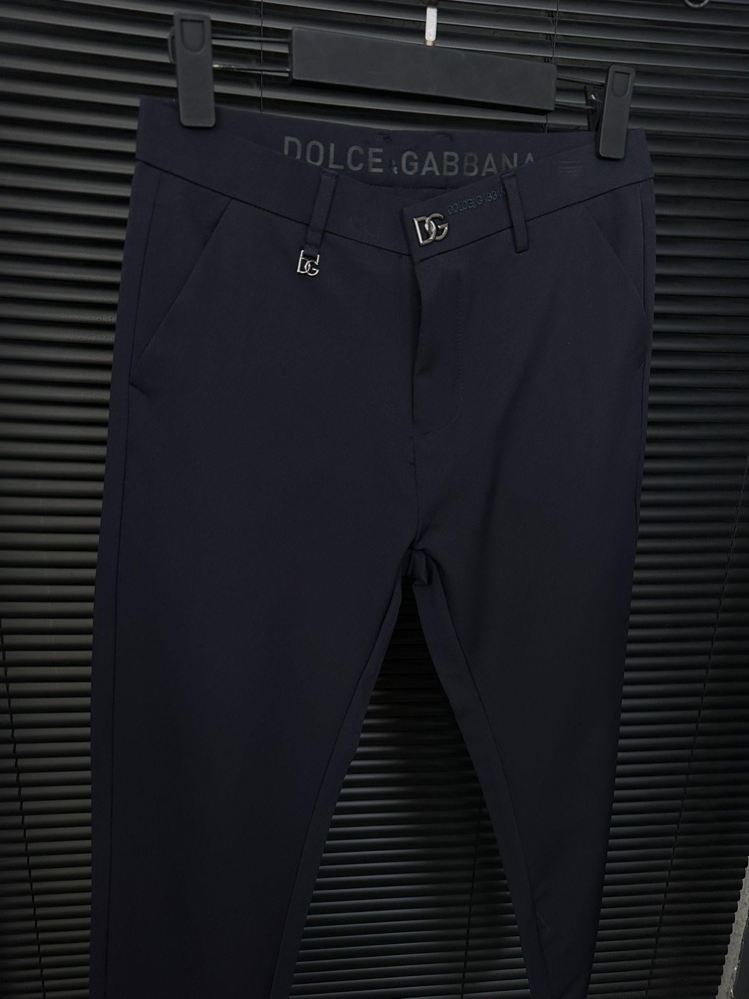 Metal Logolu Marka Yazılı Jogger