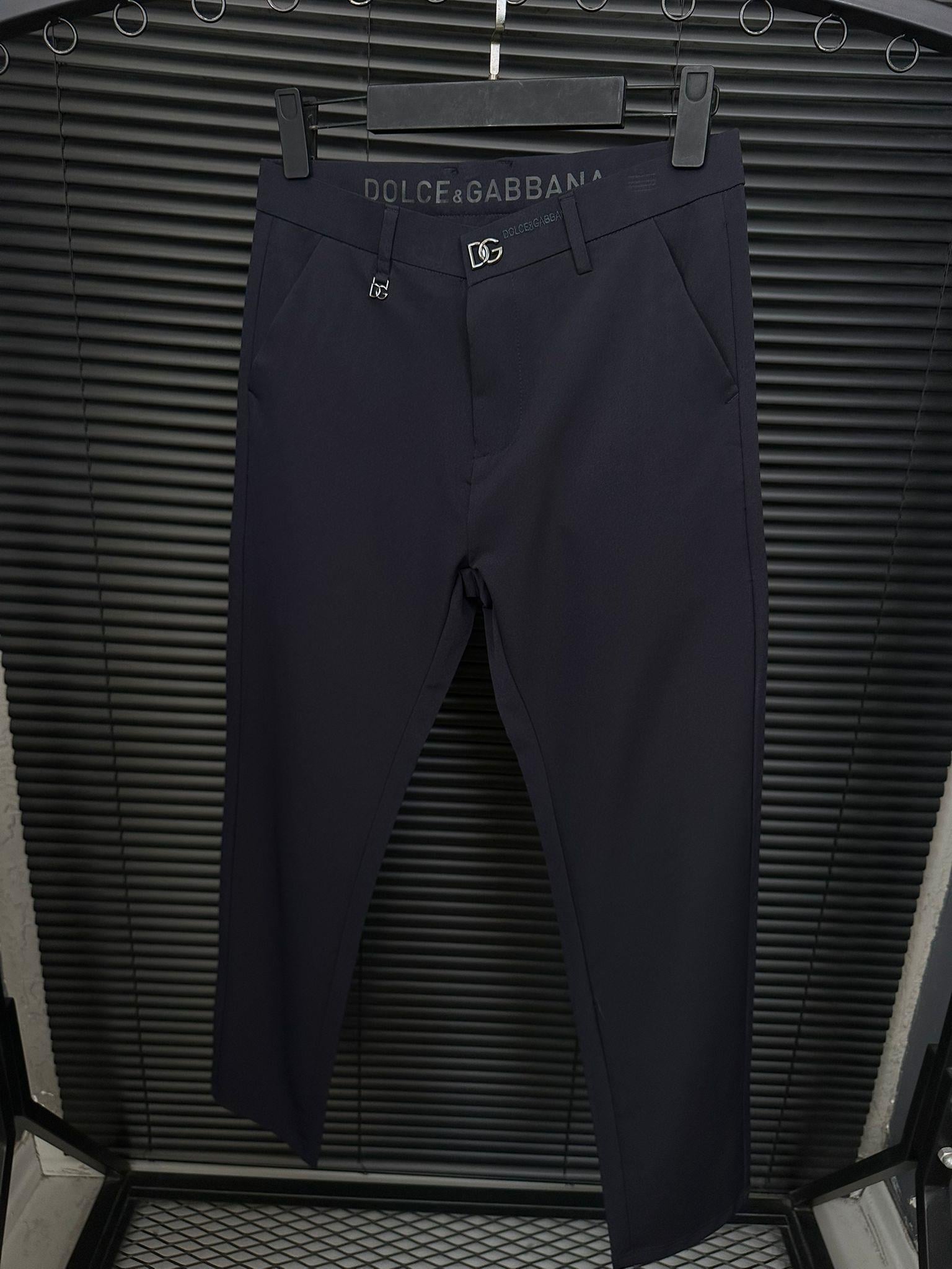 Metal Logolu Marka Yazılı Jogger