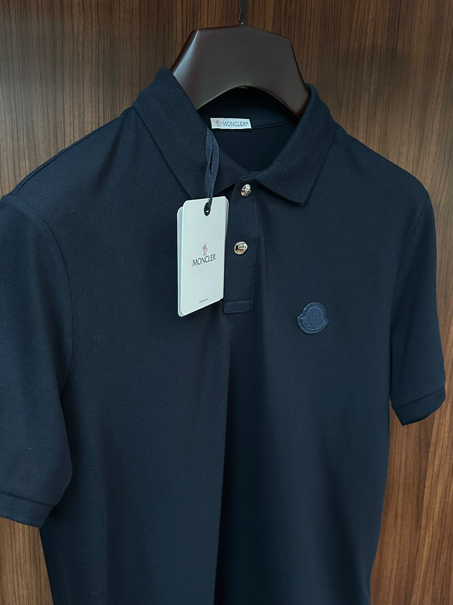Deri Logo Metal Düğmeli %100 Cotton Yakalı T-Shirt