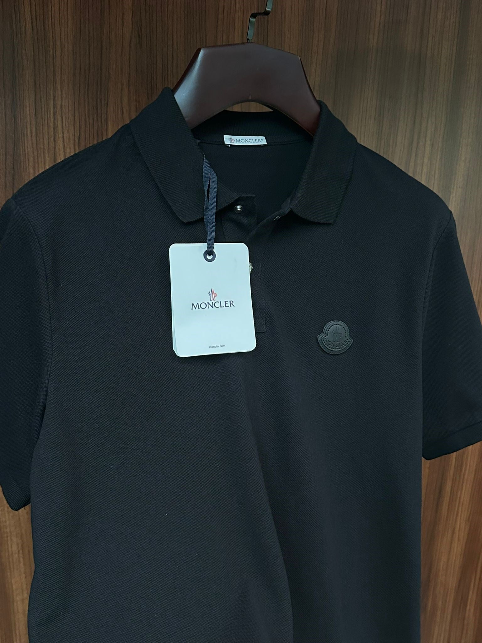 Deri Logo Metal Düğmeli %100 Cotton Yakalı T-Shirt