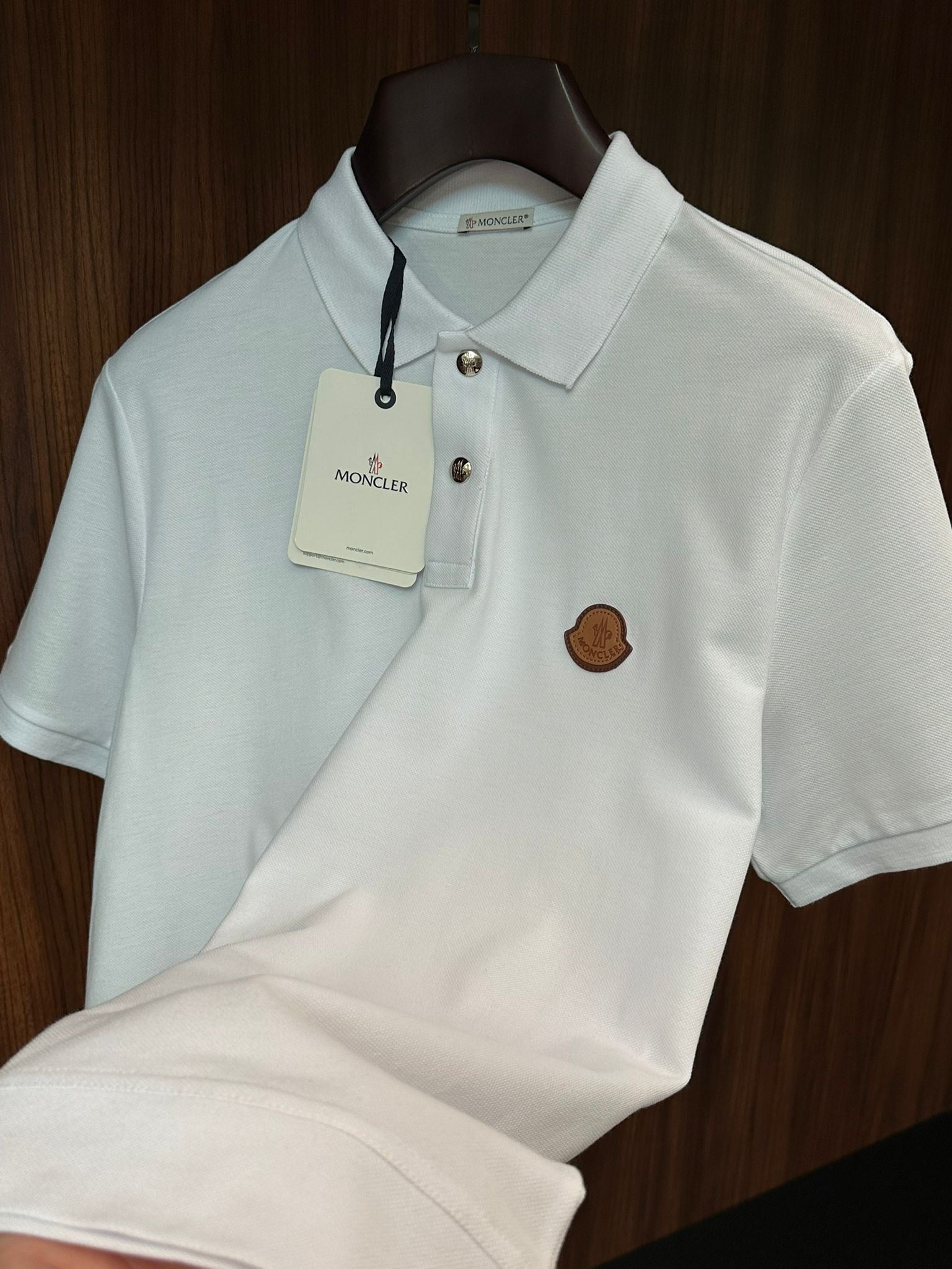 Deri Logo Metal Düğmeli %100 Cotton Yakalı T-Shirt
