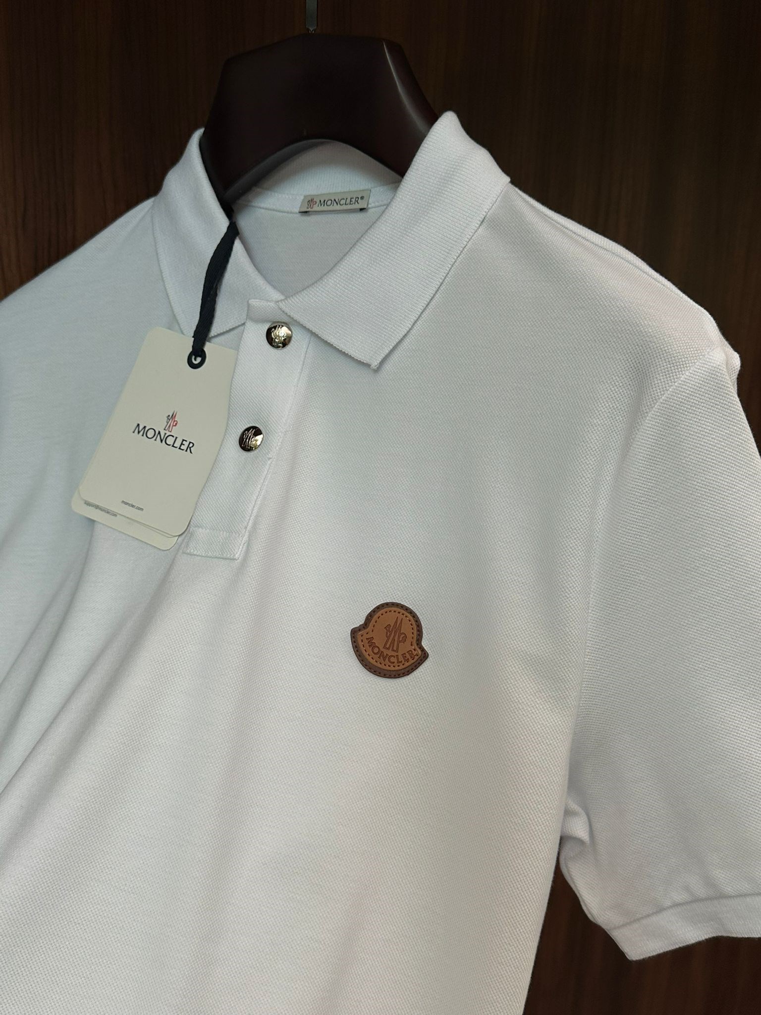 Deri Logo Metal Düğmeli %100 Cotton Yakalı T-Shirt