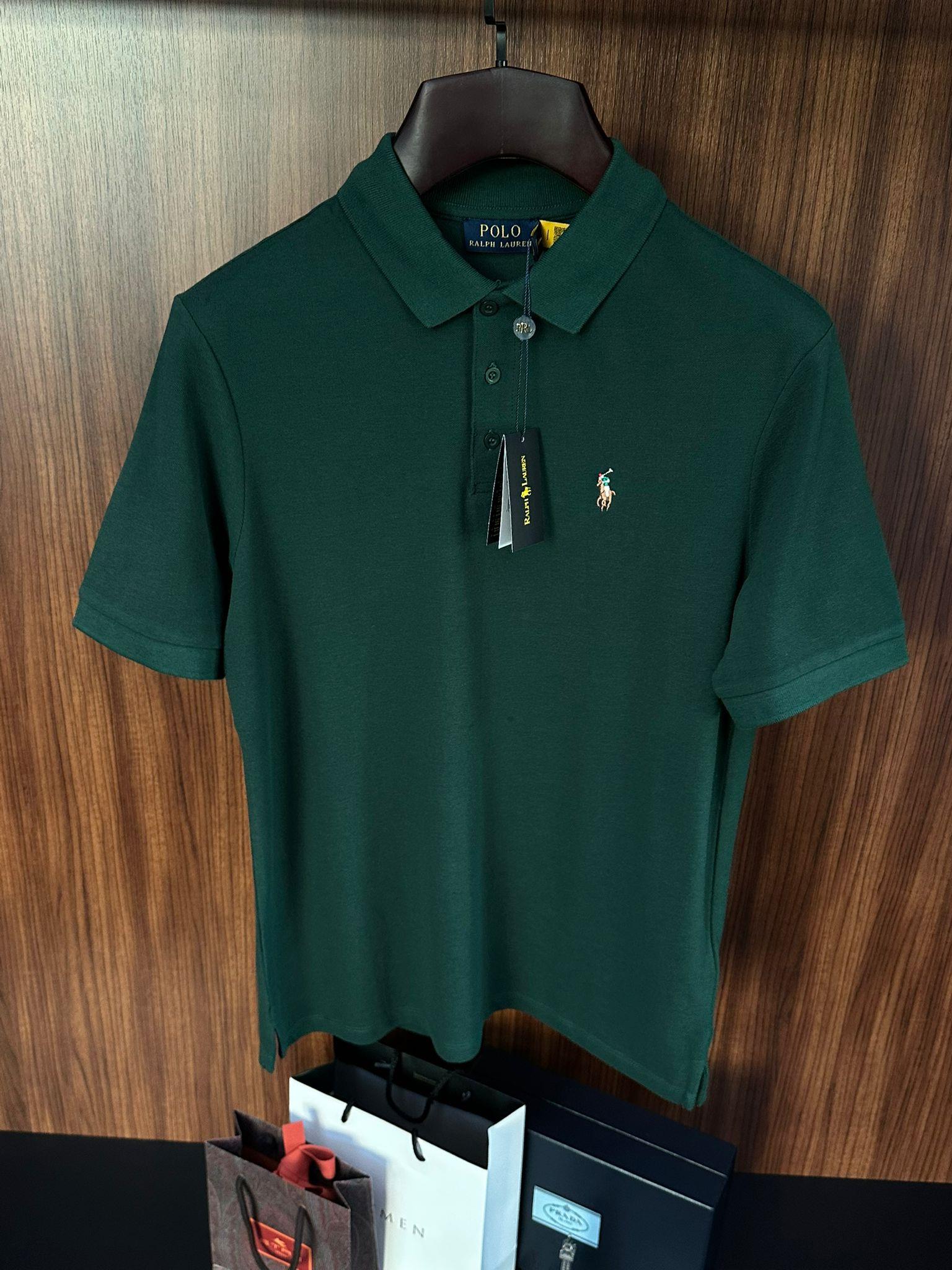 Göğüs Nakış Logolu Yakalı T-Shirt
