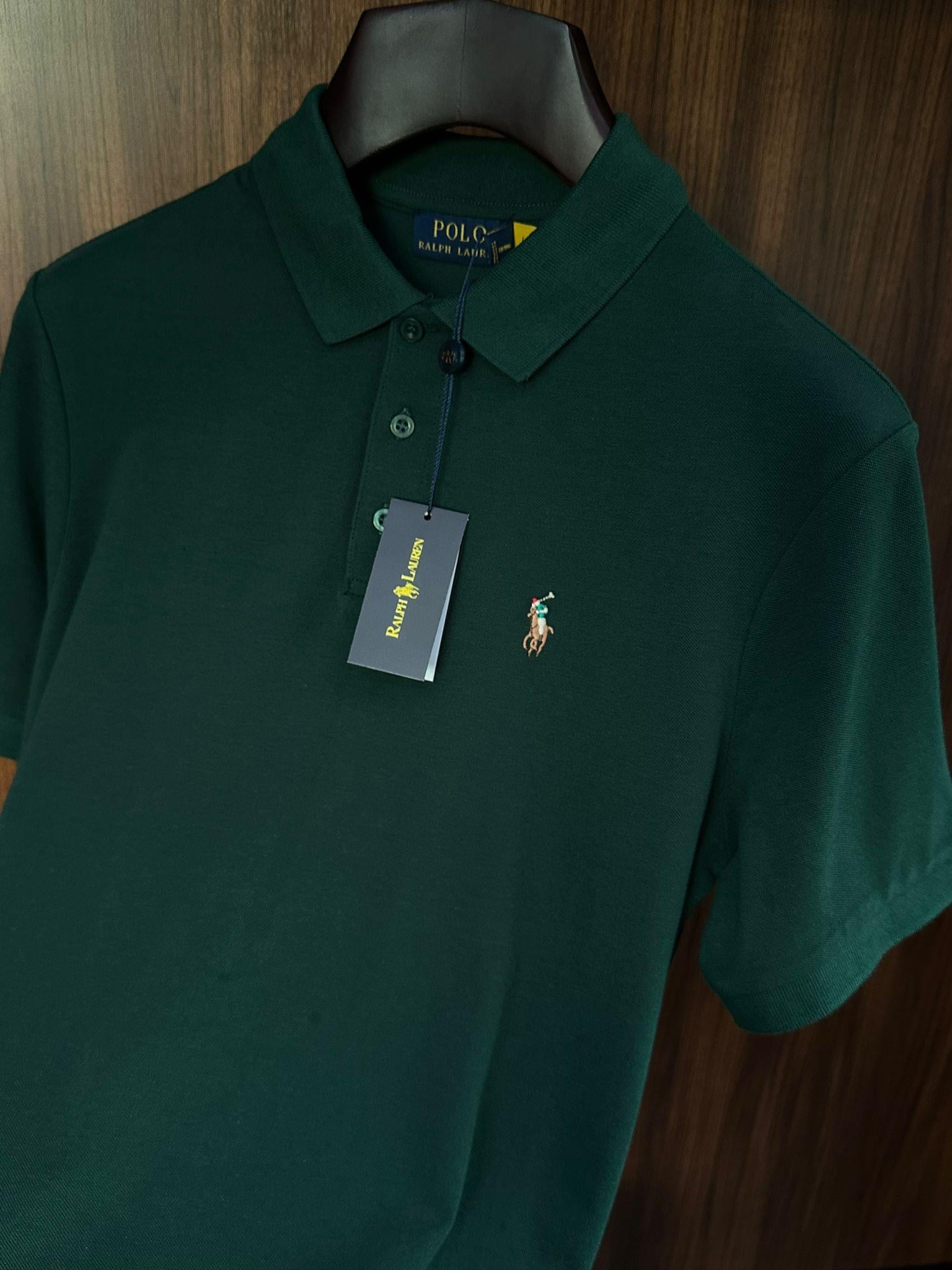 Göğüs Nakış Logolu Yakalı T-Shirt