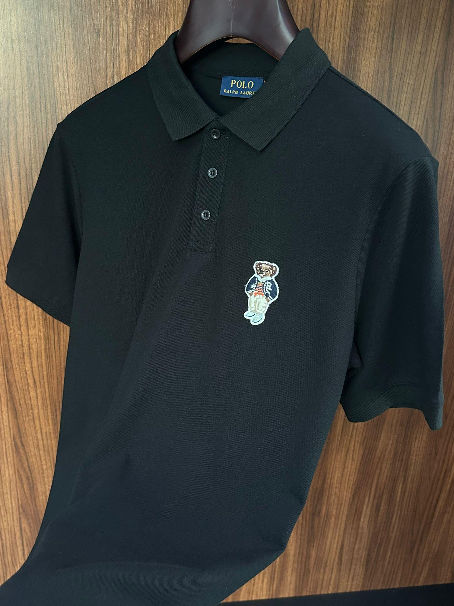Göğüs Nakış Logolu Yakalı T-Shirt