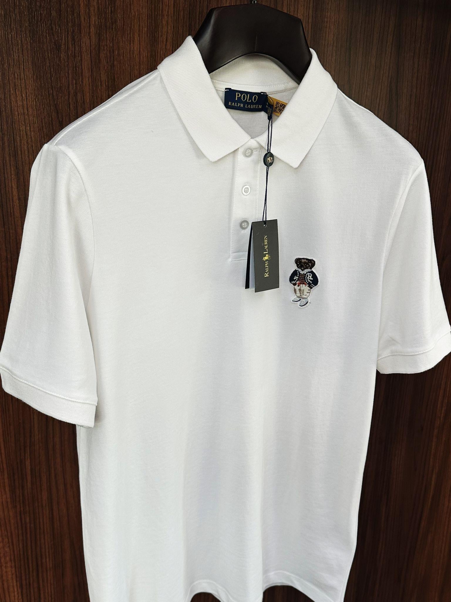 Göğüs Nakış Logolu Yakalı T-Shirt