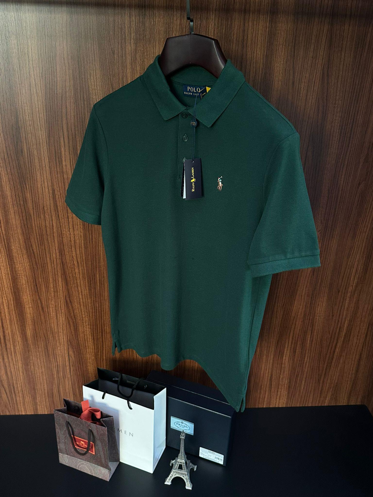 Göğüs Nakış Logolu Yakalı T-Shirt