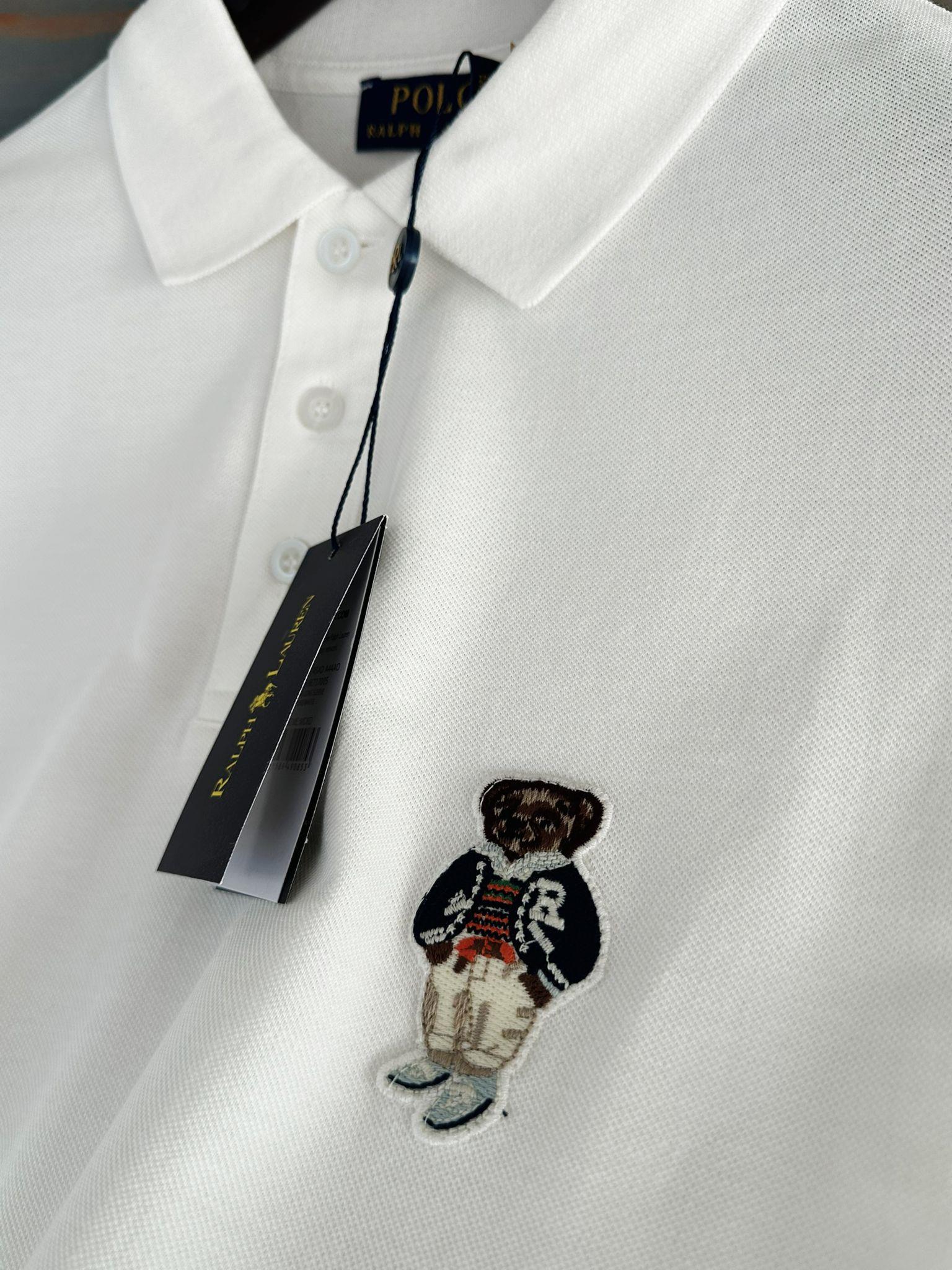 Göğüs Nakış Logolu Yakalı T-Shirt