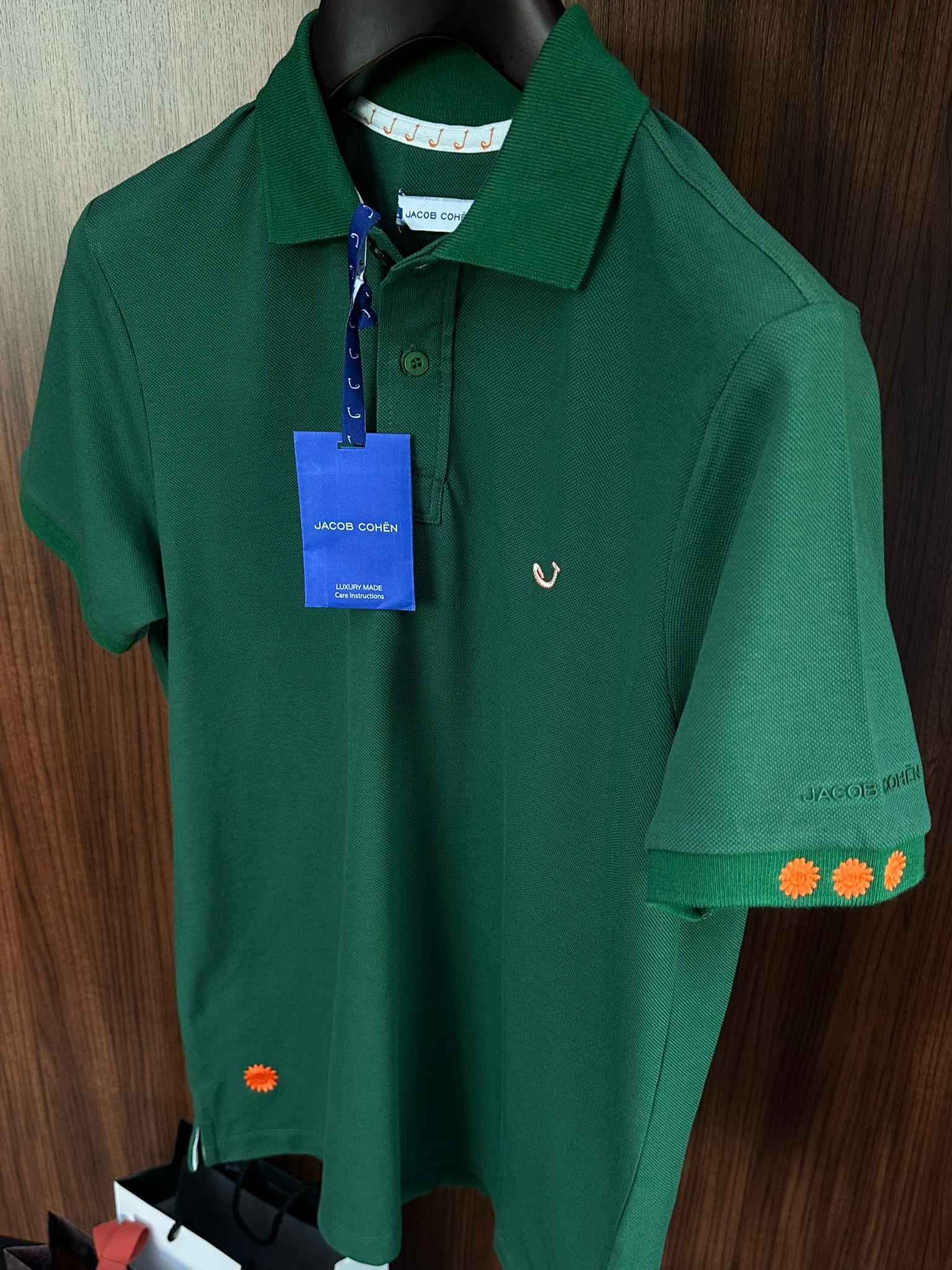 Kol Ve Göğüs Nakış Detaylı Yakalı T-Shirt
